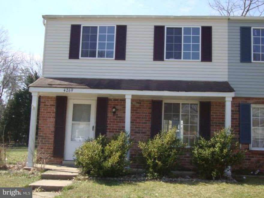 Beautifully semi-detached home ready for a new tenant.  Home has updated kitchen & baths, flooring, lighting, freshly painted and more. Section 8 accepted. Credit score of 550 required, $4200 monthly income required. No Cats