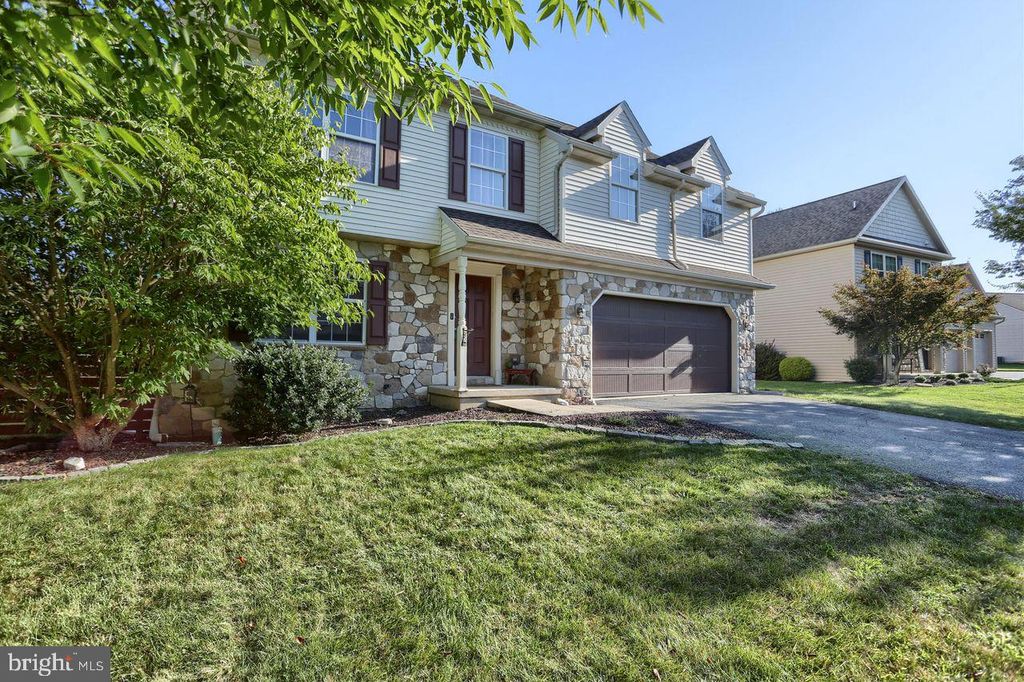 Photo of 13 CARRIAGE DR, MOUNTVILLE, PA 17554 (MLS # PALA2040256)