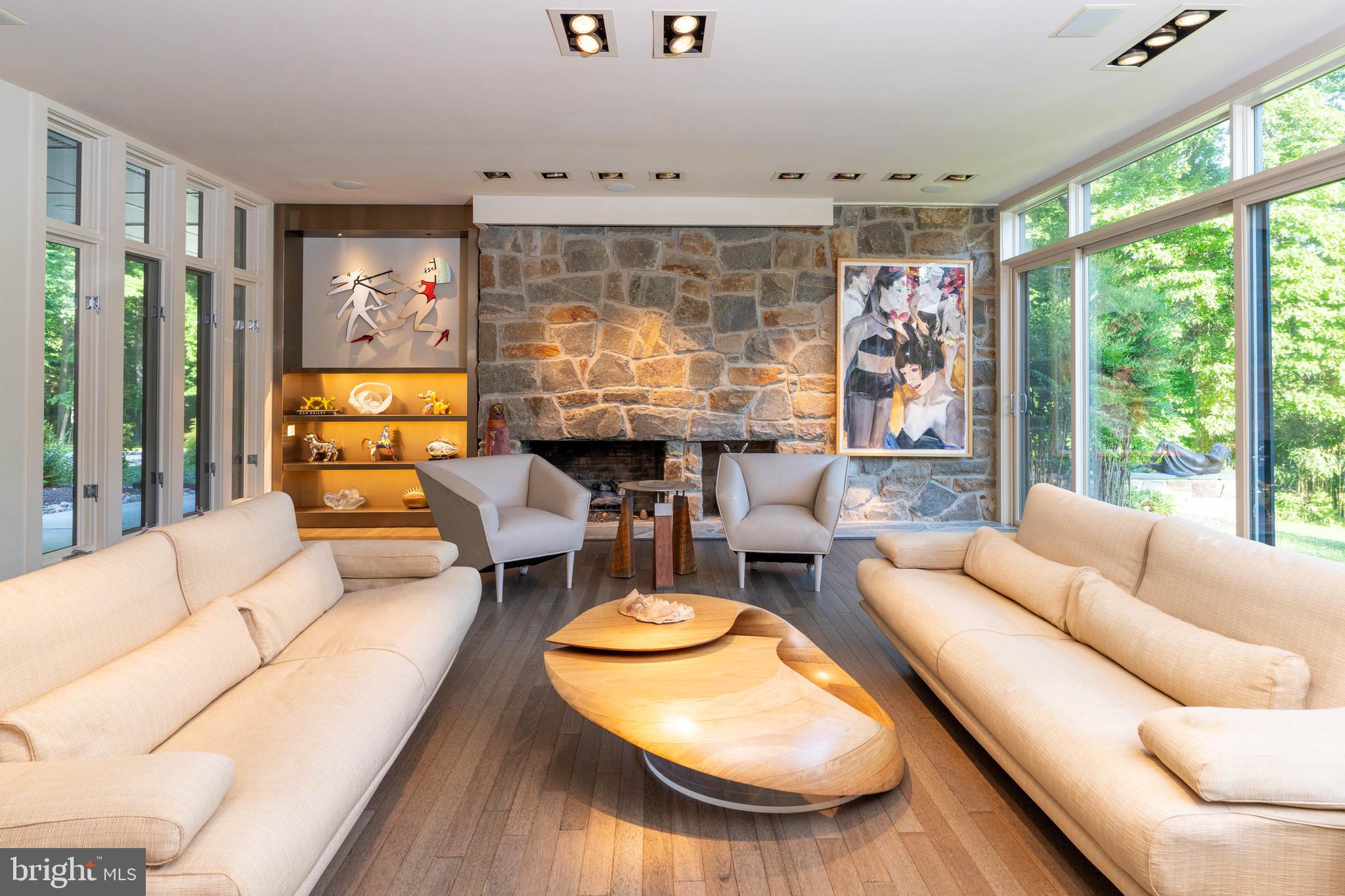 40 CAVESWOOD LANE