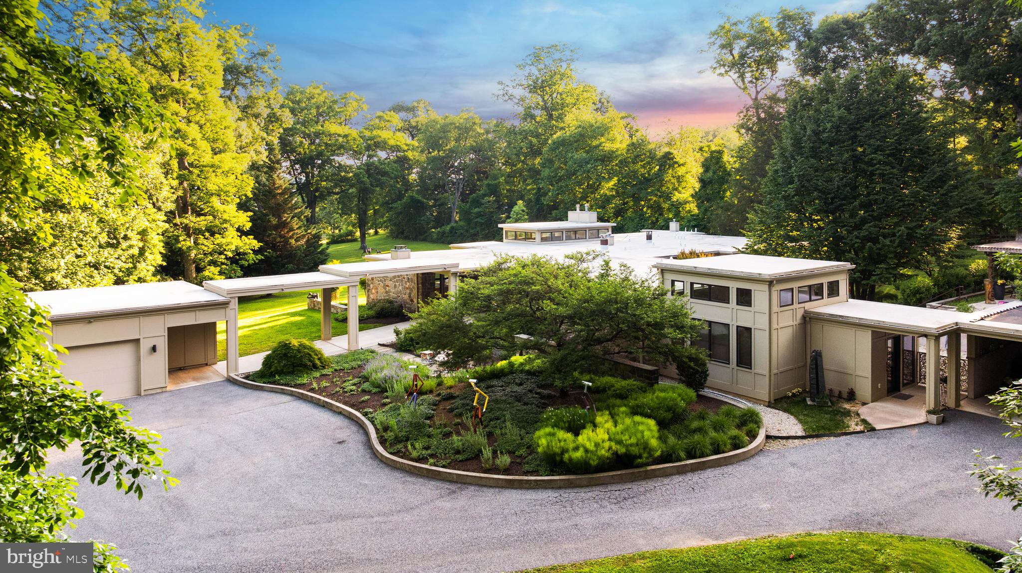 40 CAVESWOOD LANE