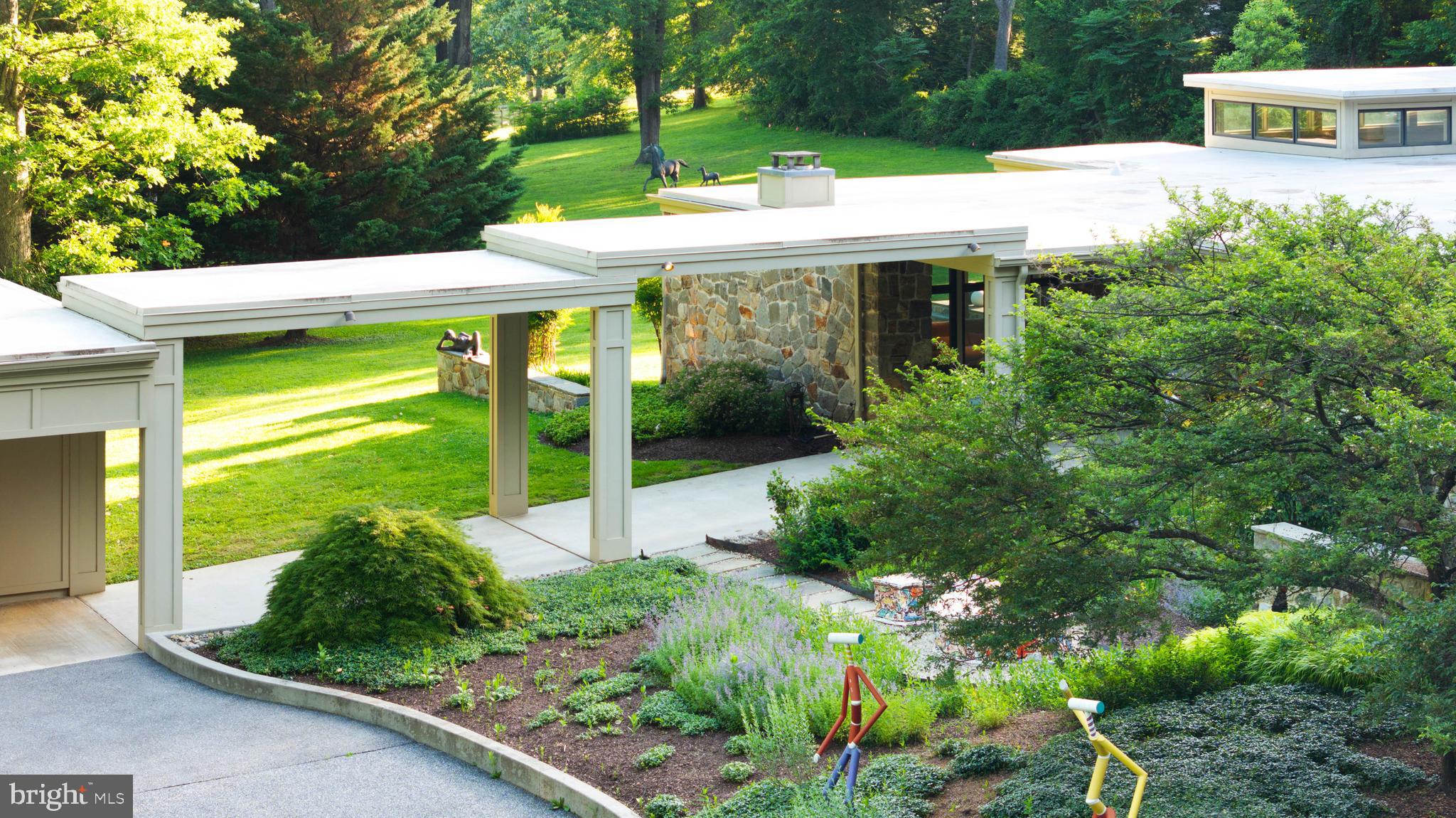 40 CAVESWOOD LANE