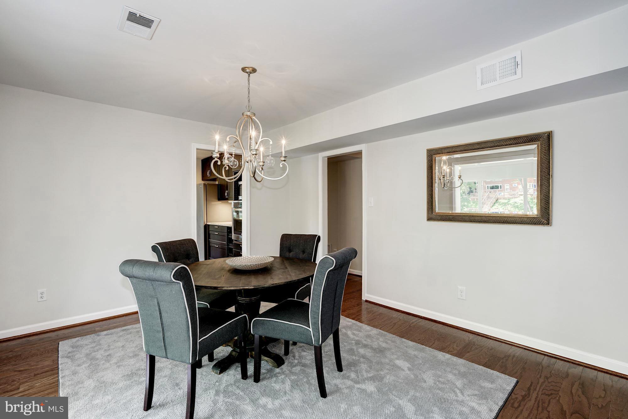 LAKE BARCROFT - Residential