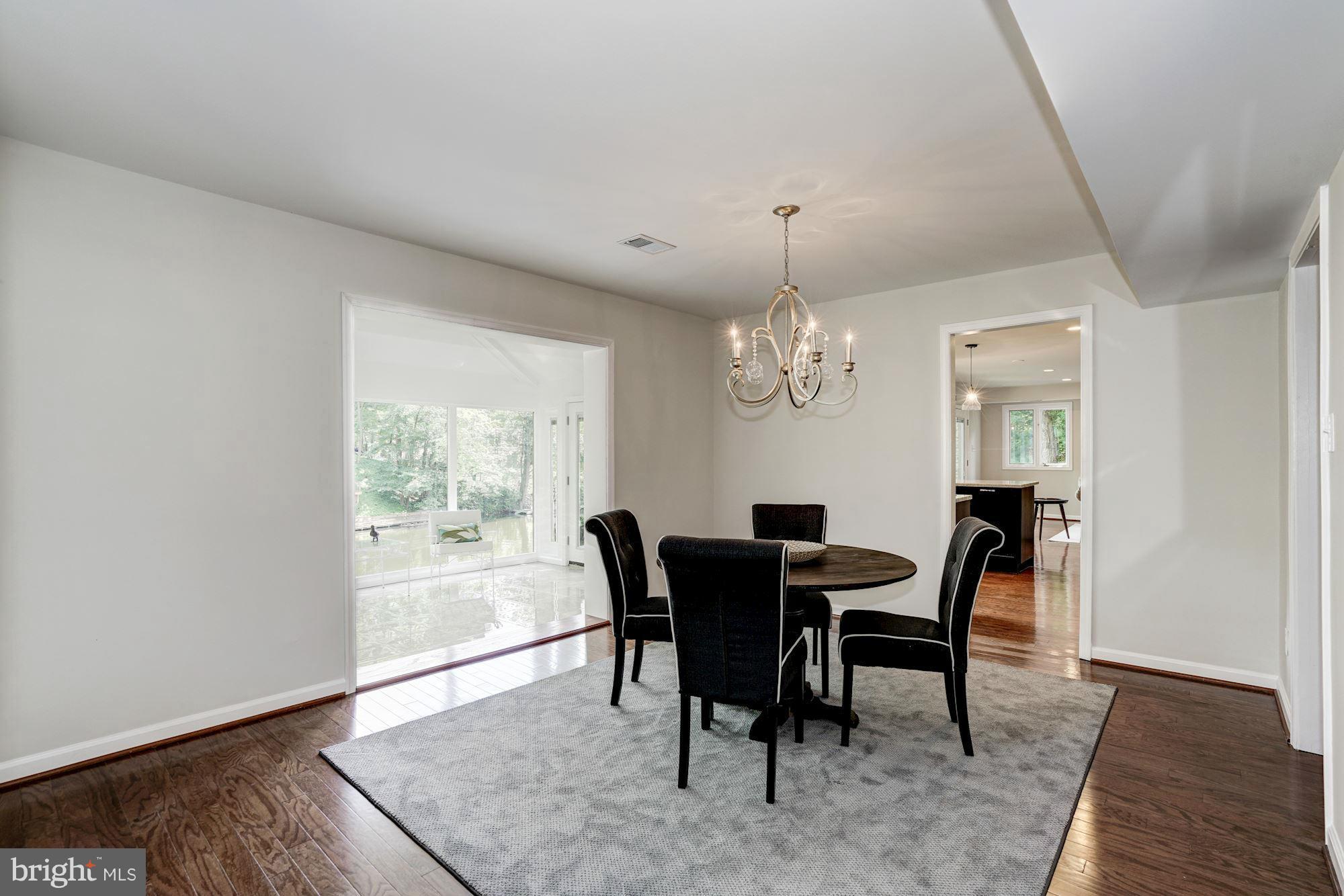 LAKE BARCROFT - Residential