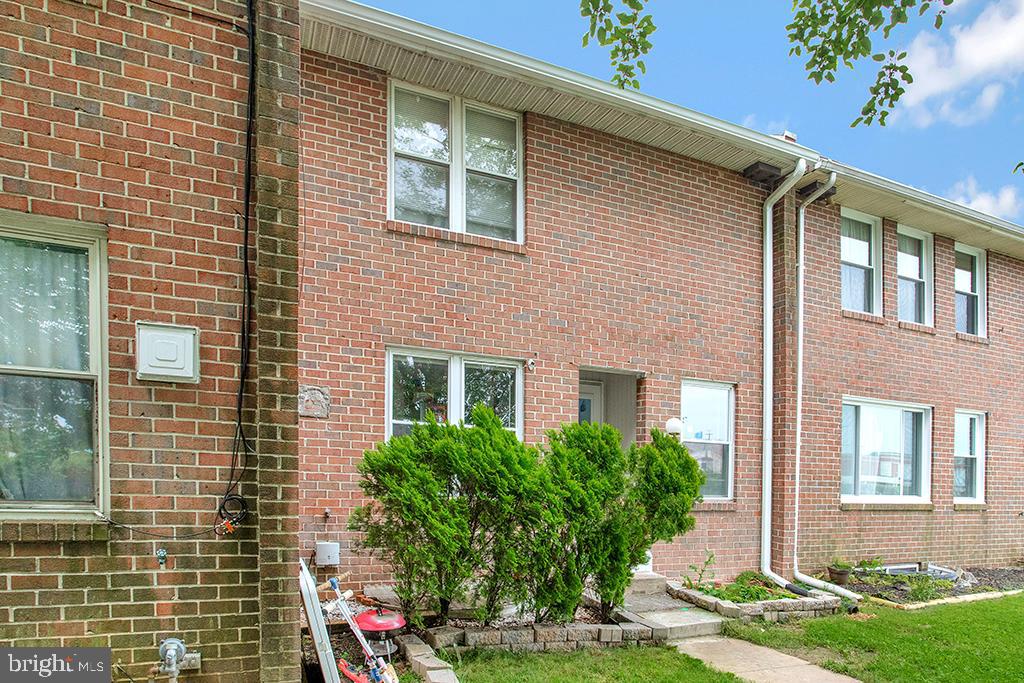 VILLAGE TOWNHOMES - Residential