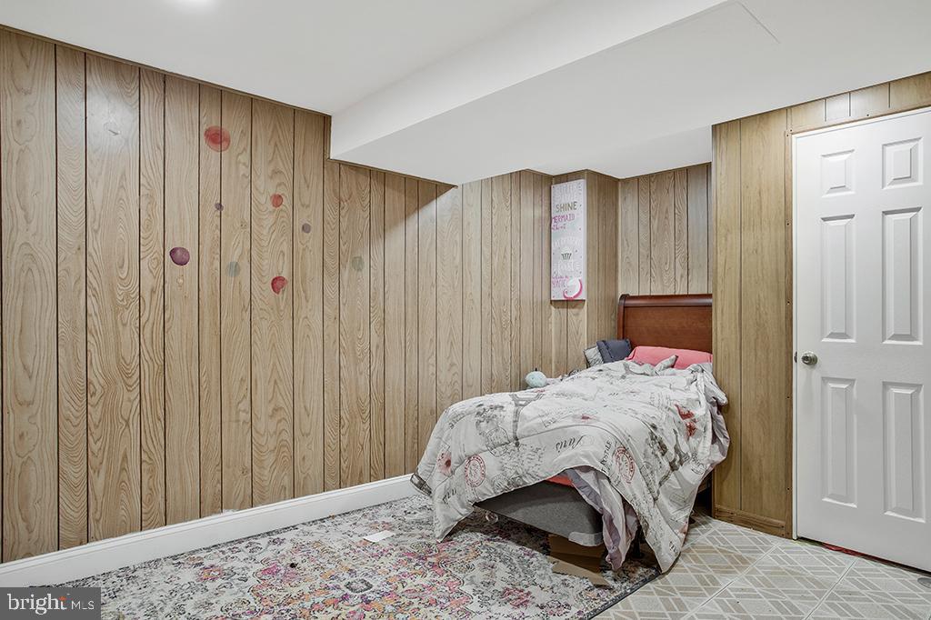 VILLAGE TOWNHOMES - Residential