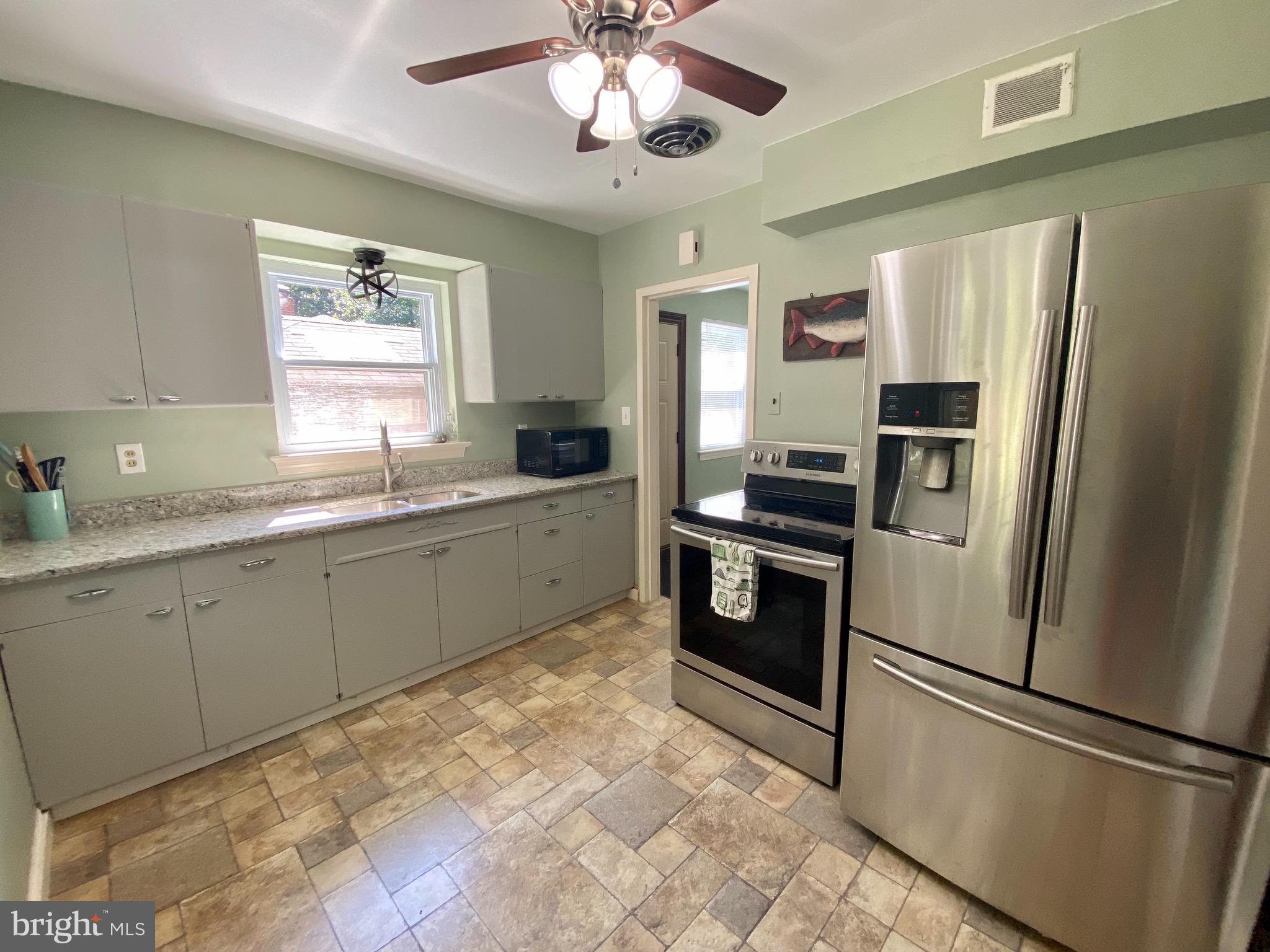 SOUTH FOUR CORNERS - Residential Lease