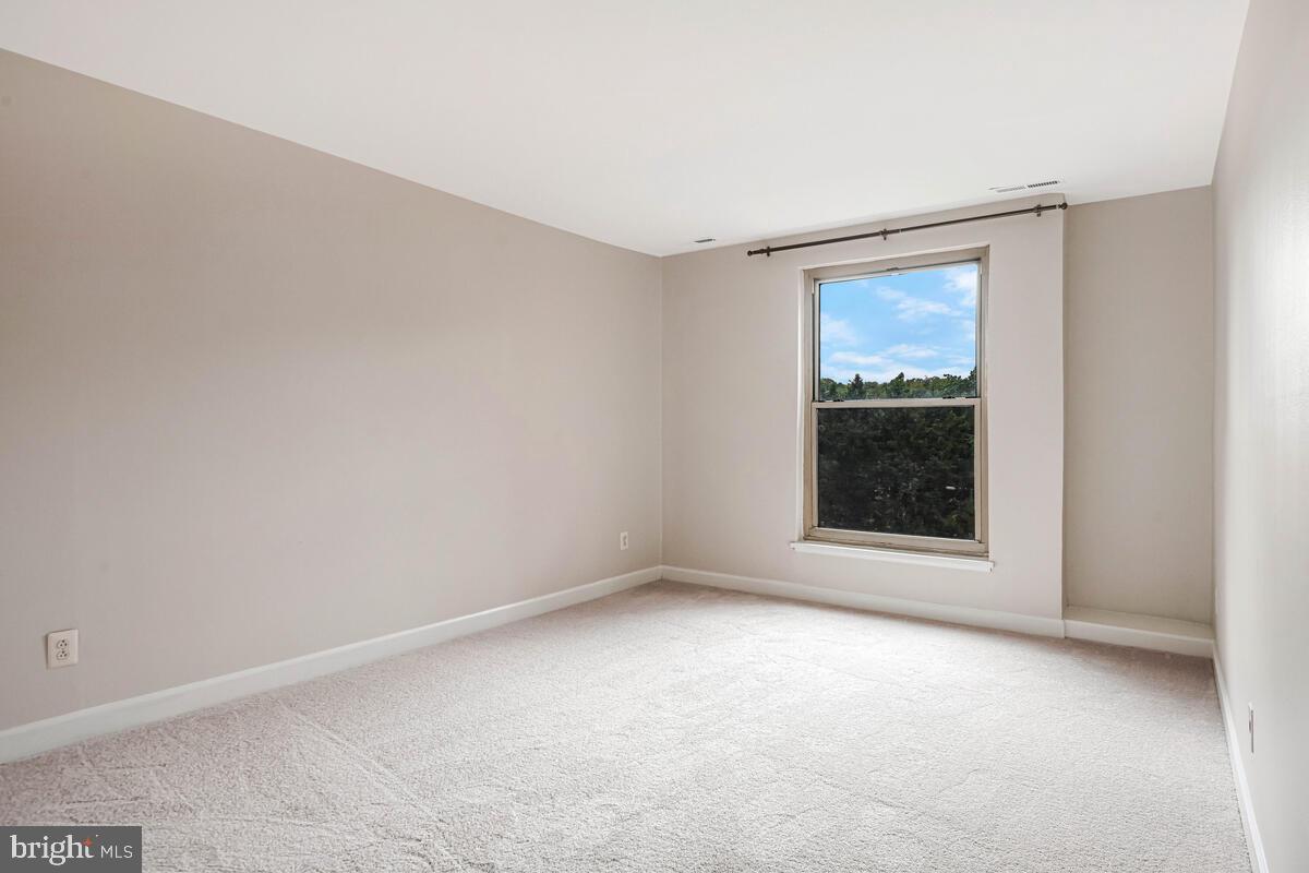 WOODBURN VILLAGE - Residential