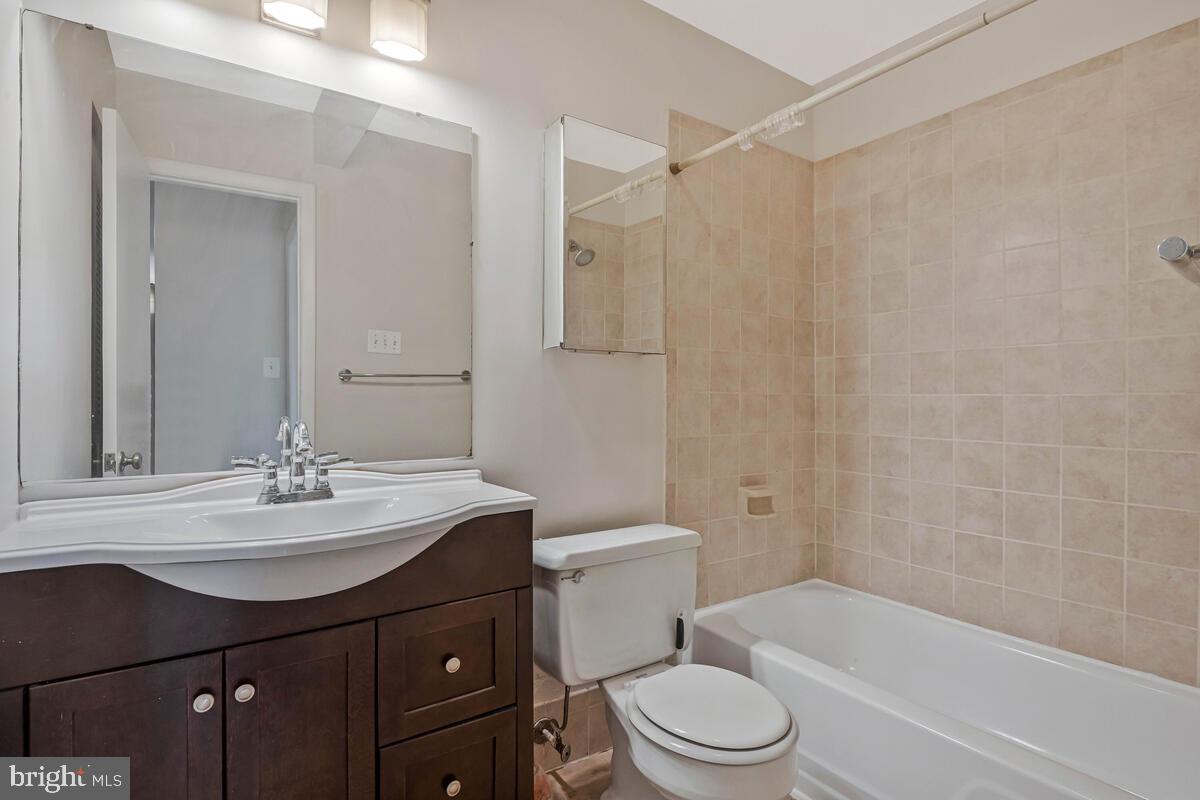 WOODBURN VILLAGE - Residential