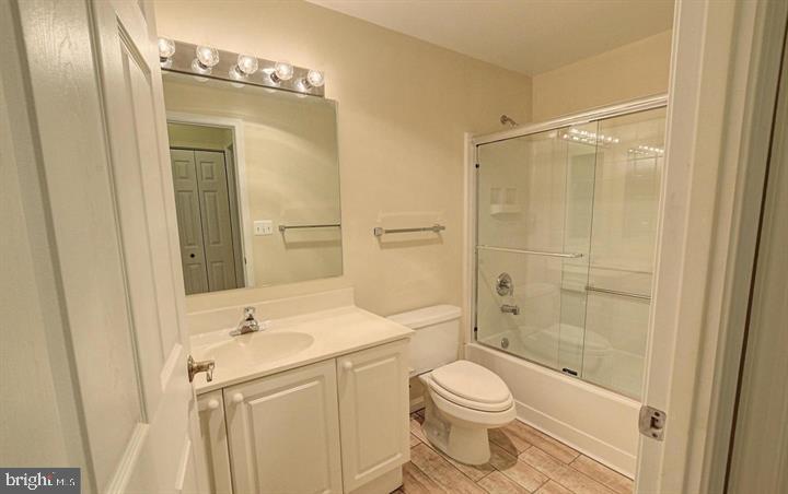 VANTAGE POINT EAST @ LEISURE WORLD - Residential