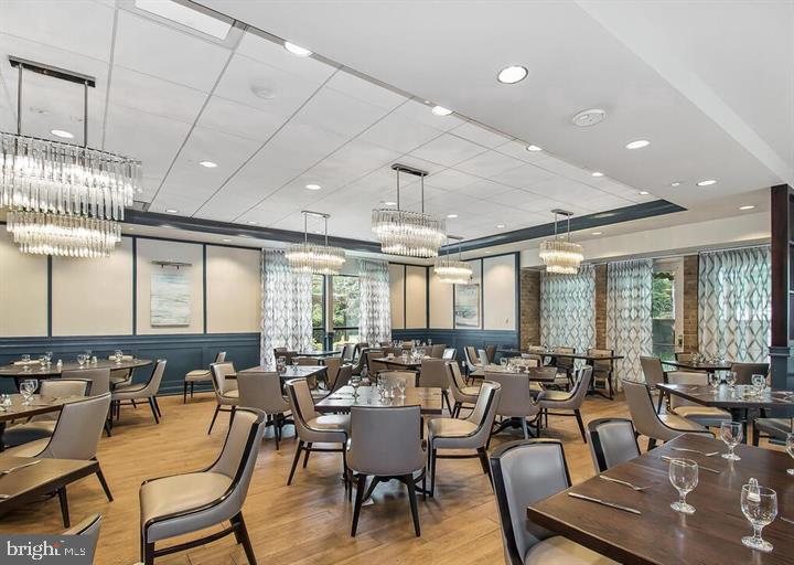 VANTAGE POINT EAST @ LEISURE WORLD - Residential