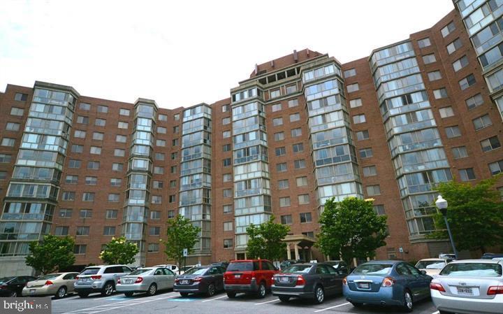 VANTAGE POINT EAST @ LEISURE WORLD - Residential