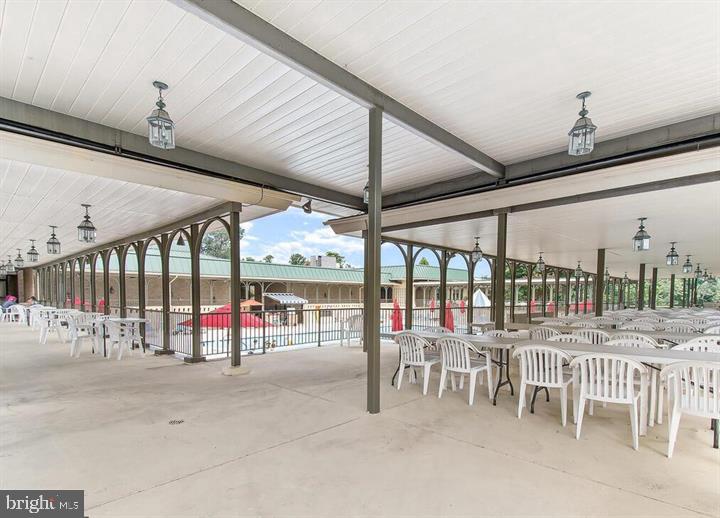 VANTAGE POINT EAST @ LEISURE WORLD - Residential