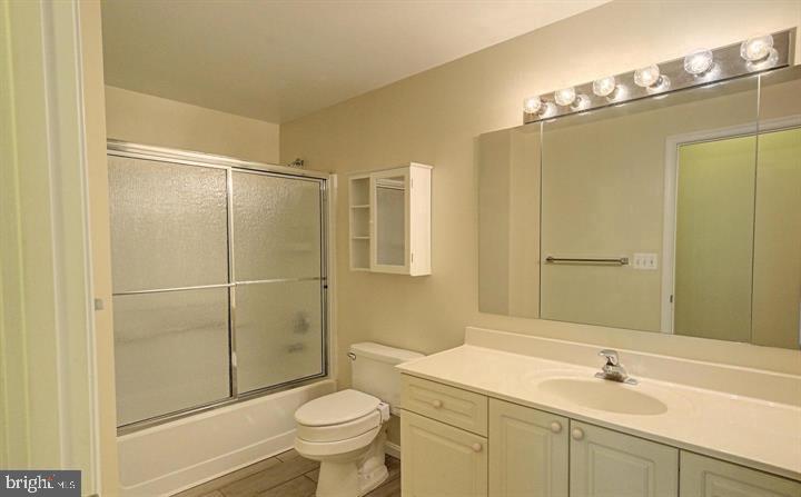 VANTAGE POINT EAST @ LEISURE WORLD - Residential