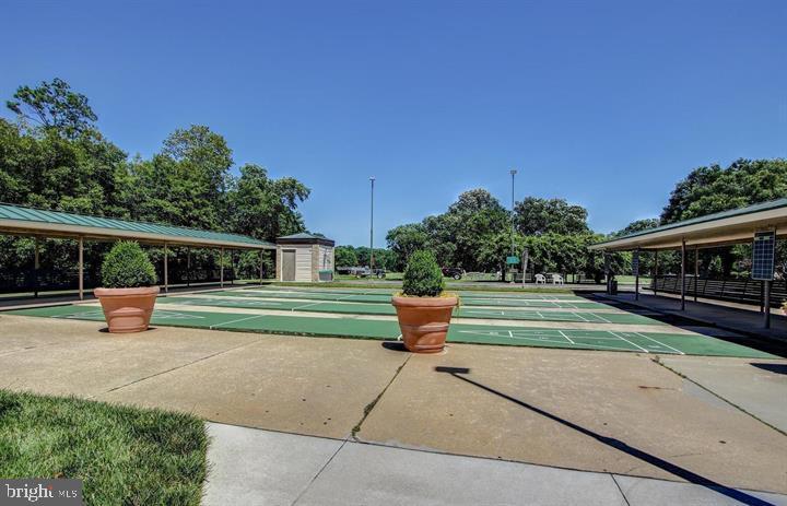 VANTAGE POINT EAST @ LEISURE WORLD - Residential