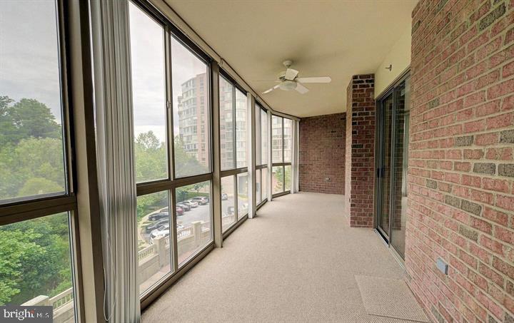 VANTAGE POINT EAST @ LEISURE WORLD - Residential