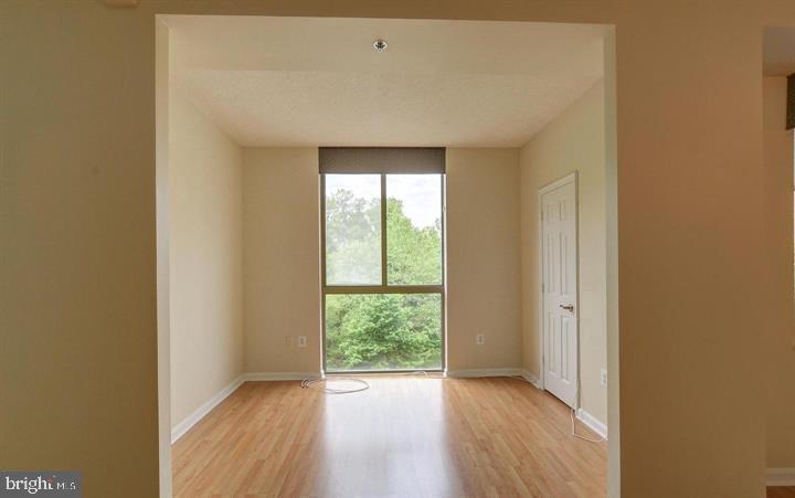 VANTAGE POINT EAST @ LEISURE WORLD - Residential