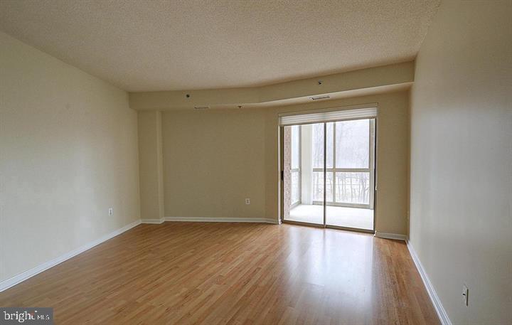 VANTAGE POINT EAST @ LEISURE WORLD - Residential
