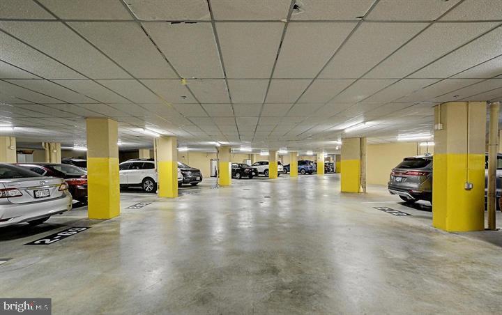 VANTAGE POINT EAST @ LEISURE WORLD - Residential