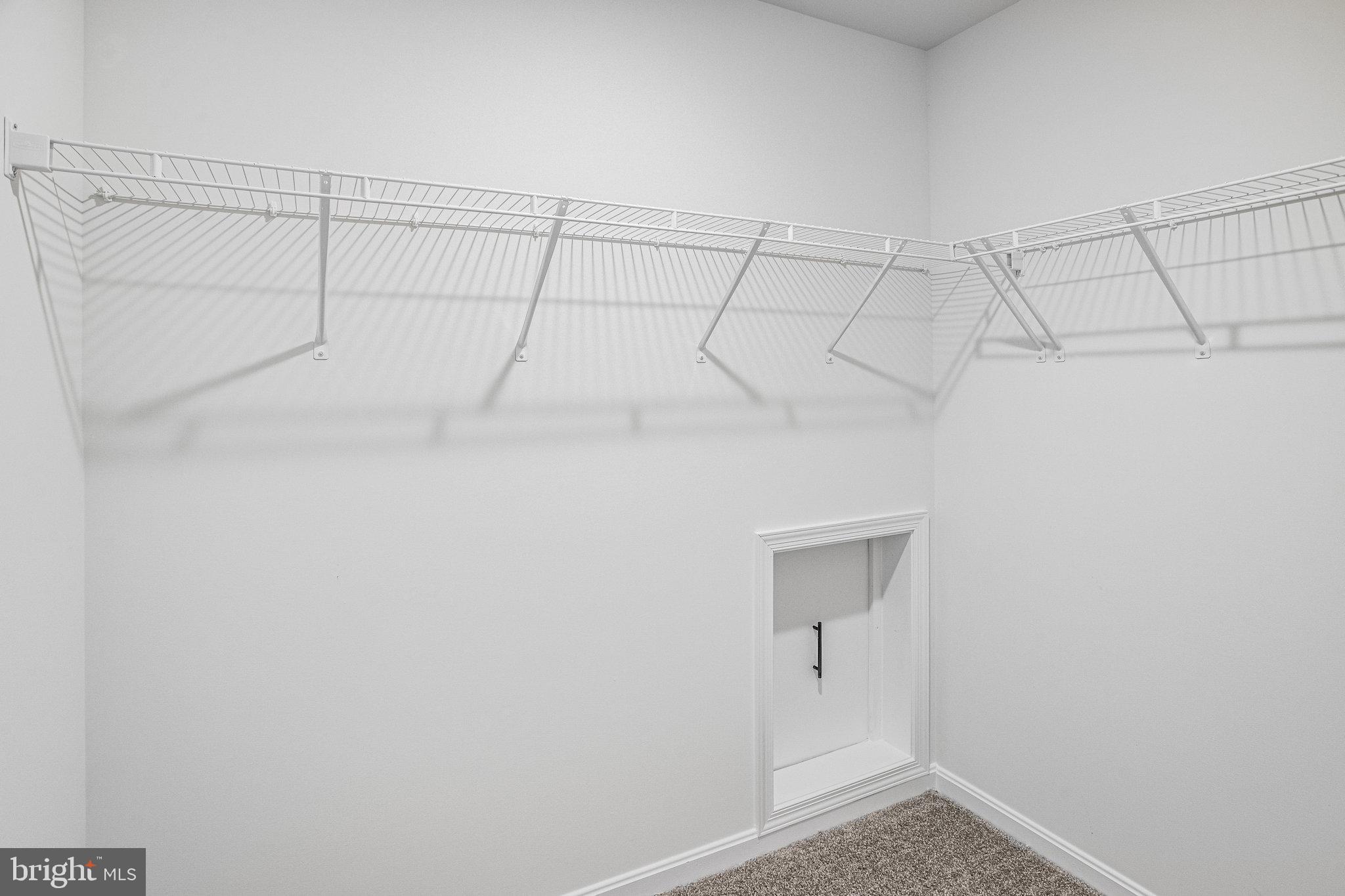 ROUND HILL MEADOWS - Residential