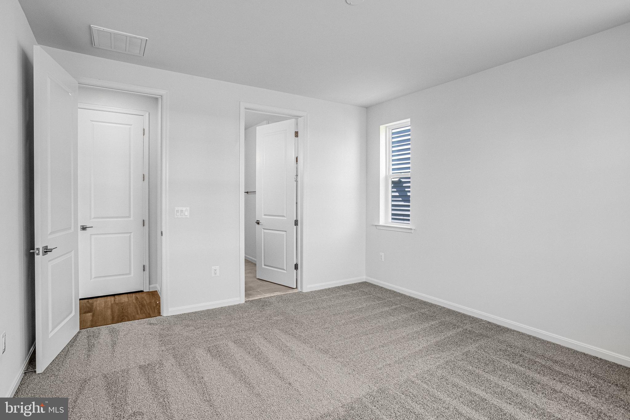 ROUND HILL MEADOWS - Residential