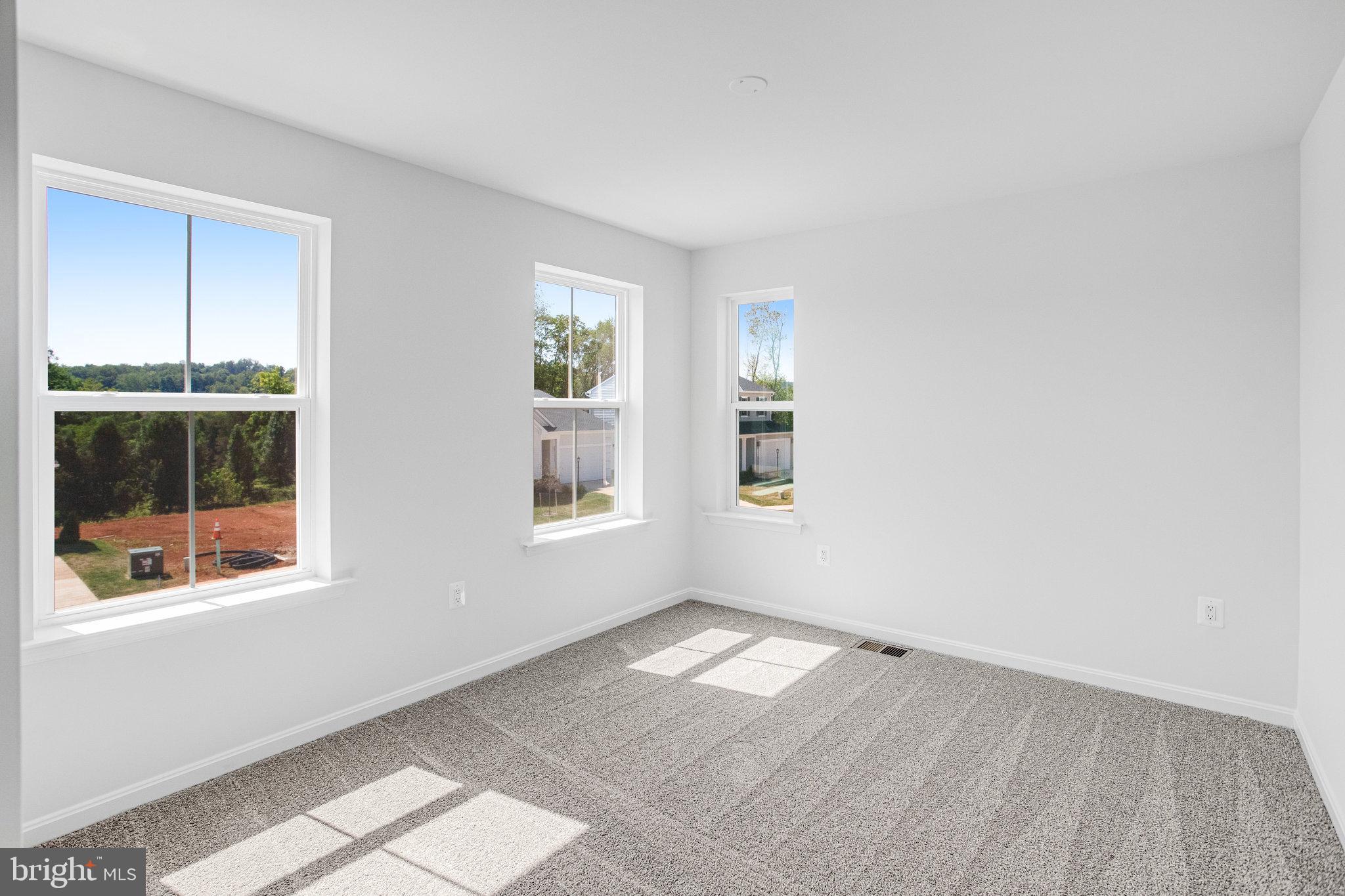 ROUND HILL MEADOWS - Residential