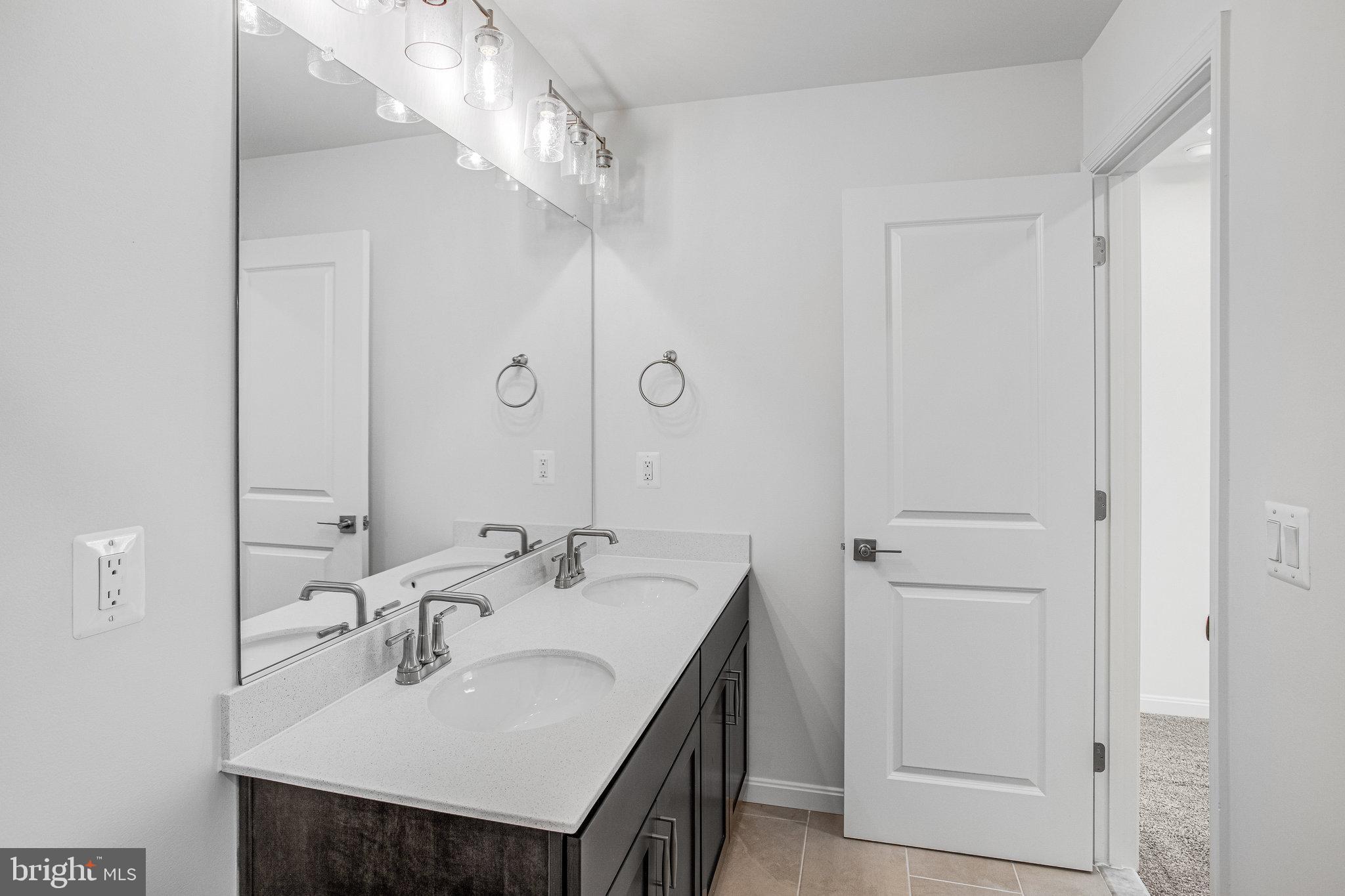 ROUND HILL MEADOWS - Residential