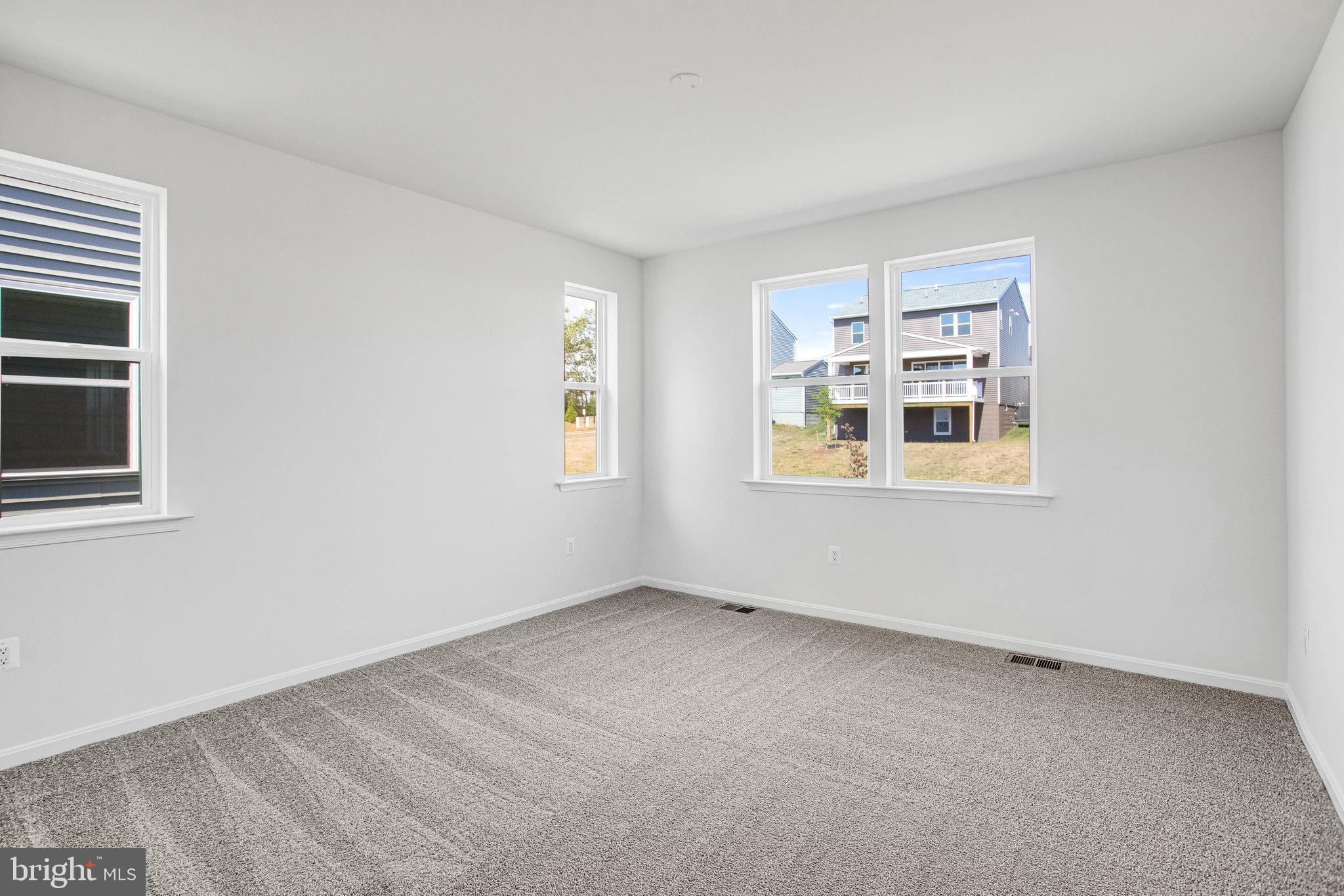 ROUND HILL MEADOWS - Residential