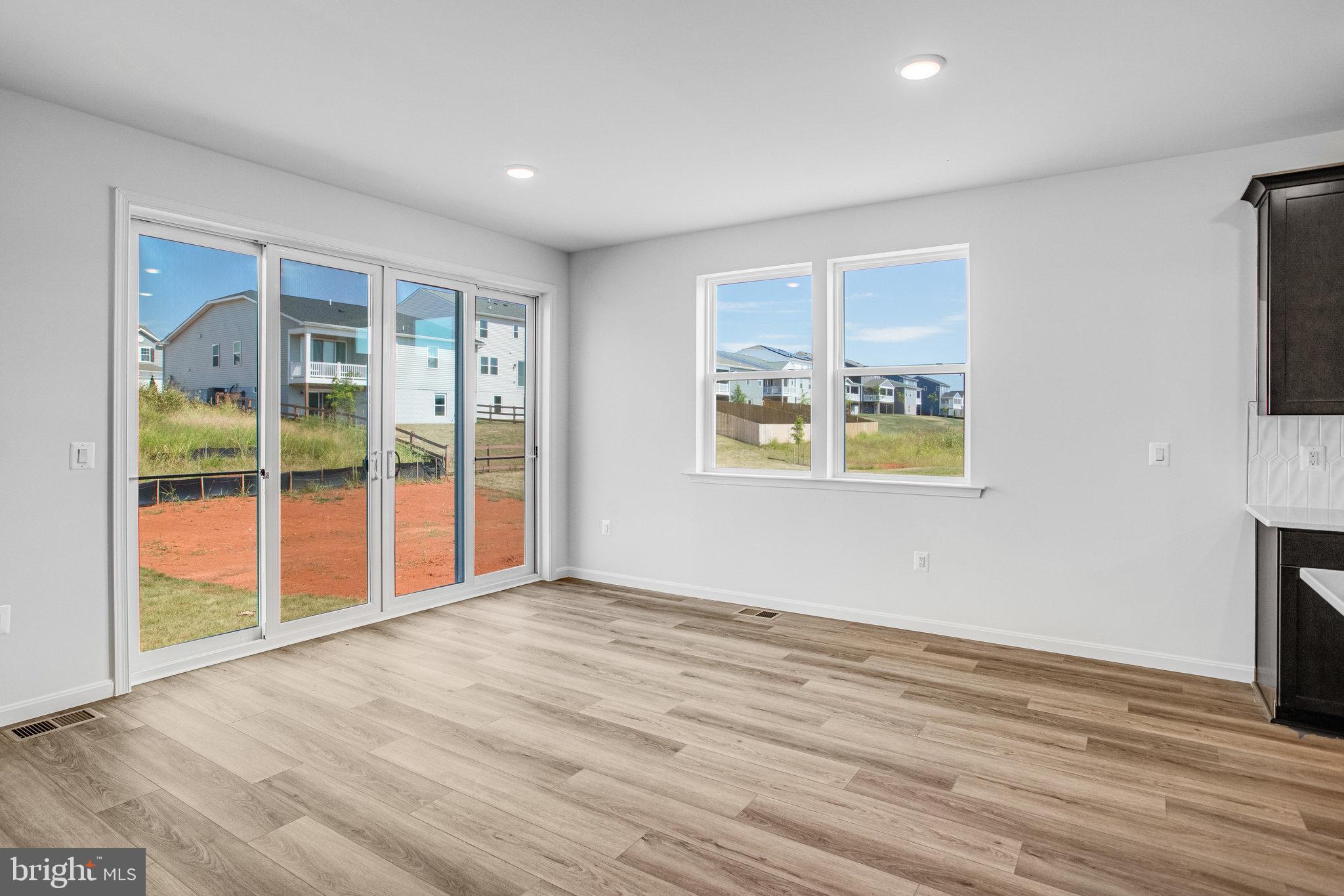 ROUND HILL MEADOWS - Residential