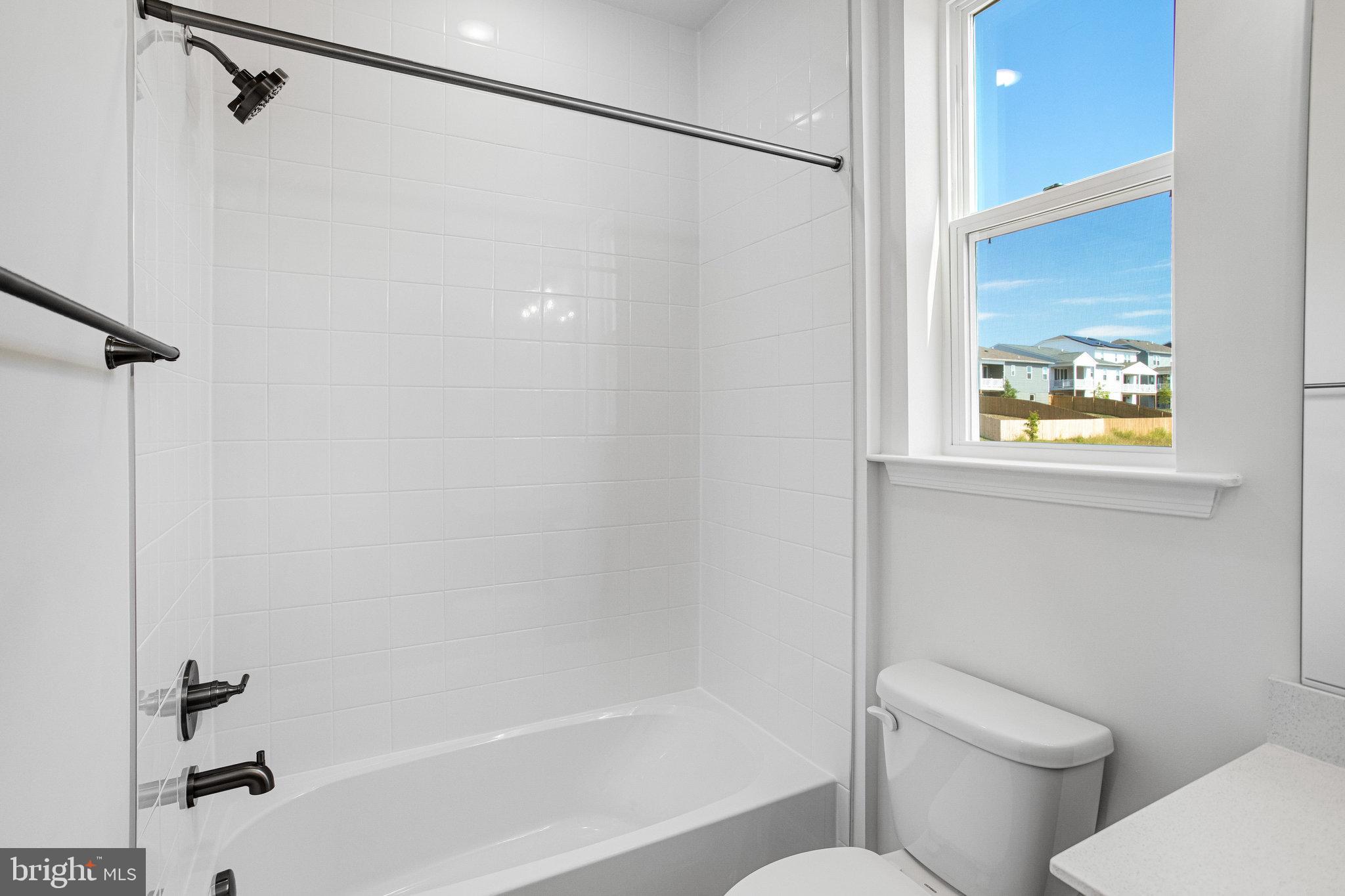 ROUND HILL MEADOWS - Residential