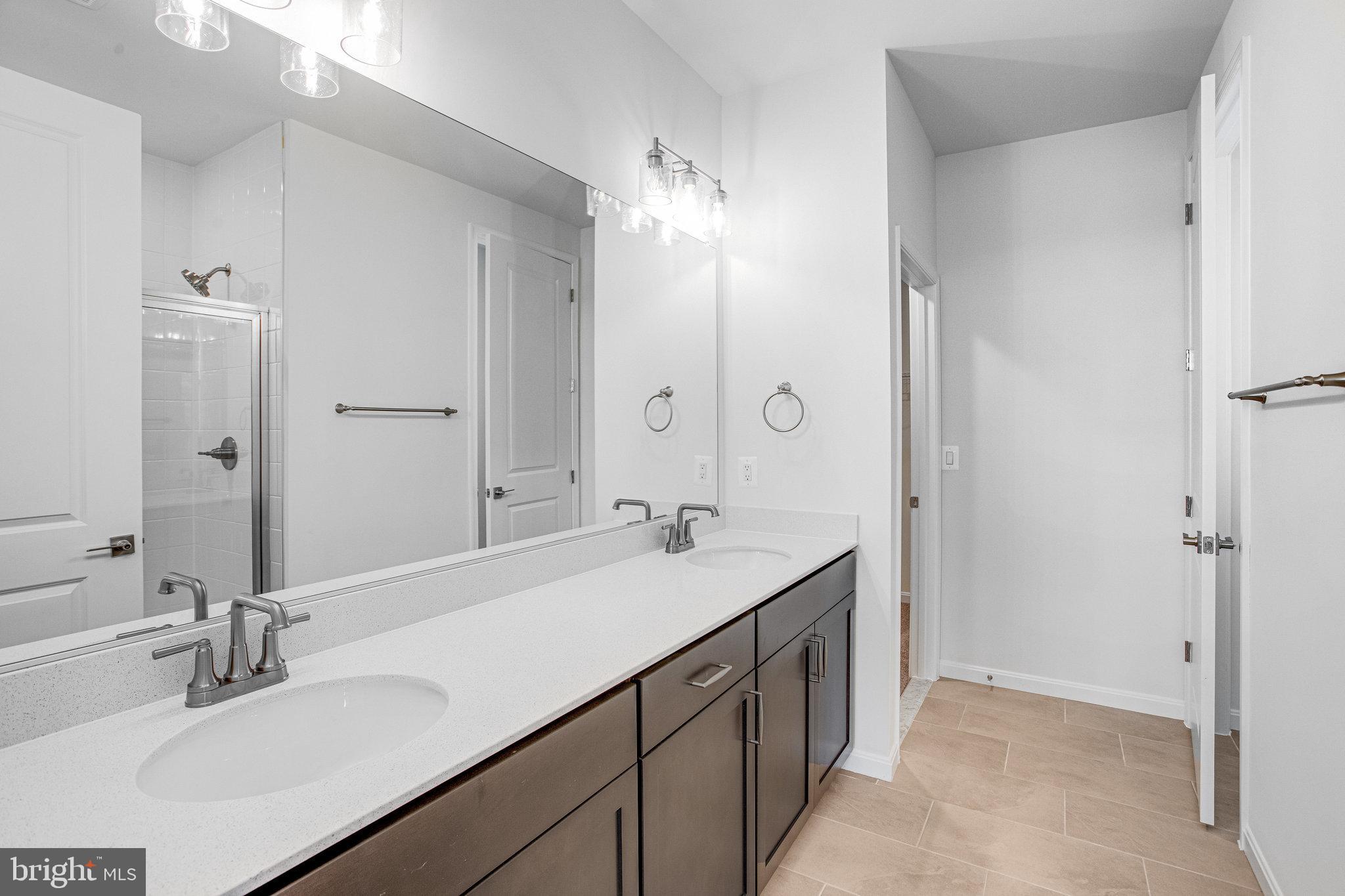 ROUND HILL MEADOWS - Residential