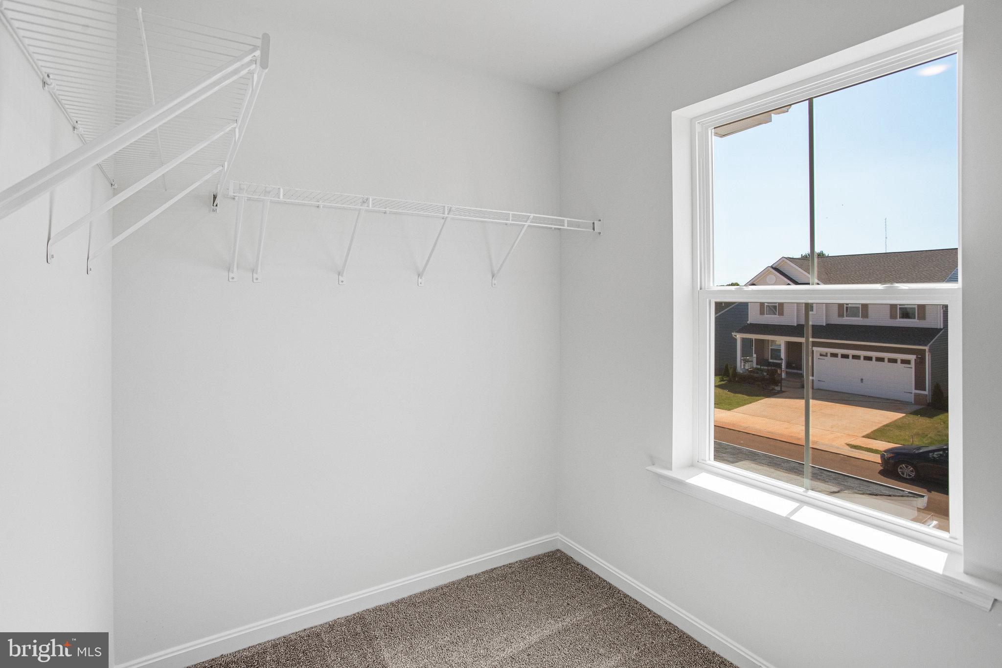 ROUND HILL MEADOWS - Residential