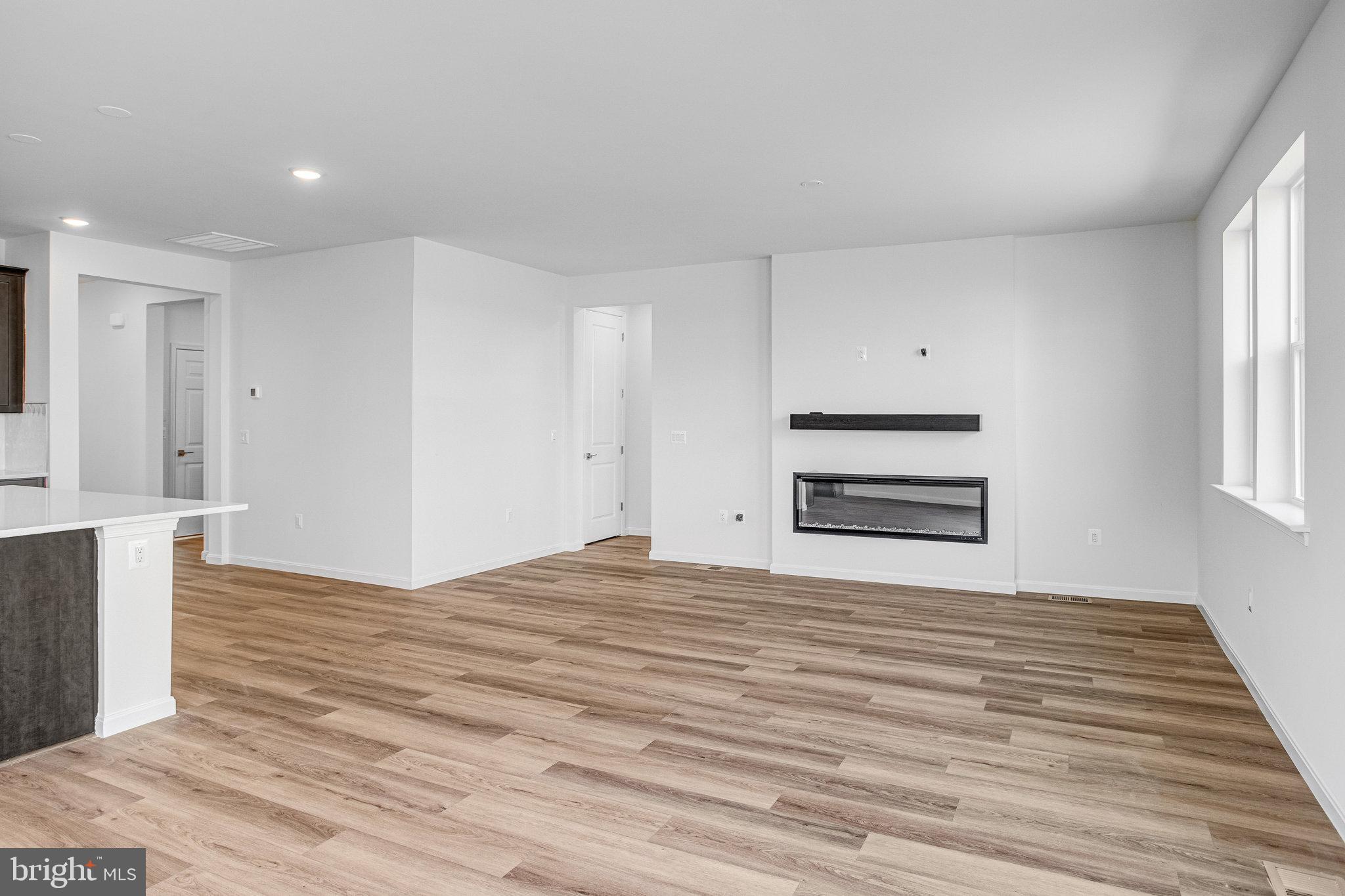 ROUND HILL MEADOWS - Residential