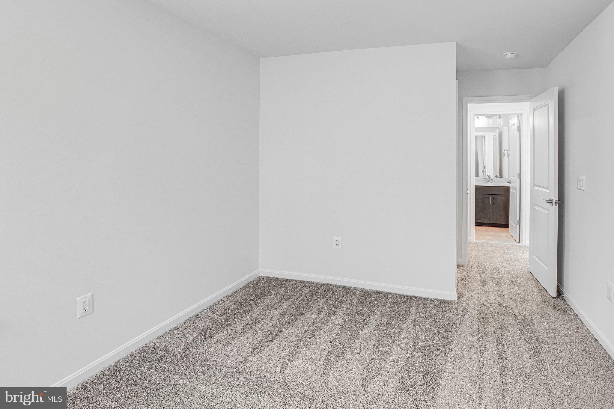 ROUND HILL MEADOWS - Residential