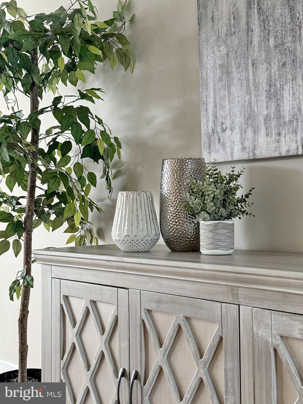 LOCUST GROVE ESTATES SUB - Residential