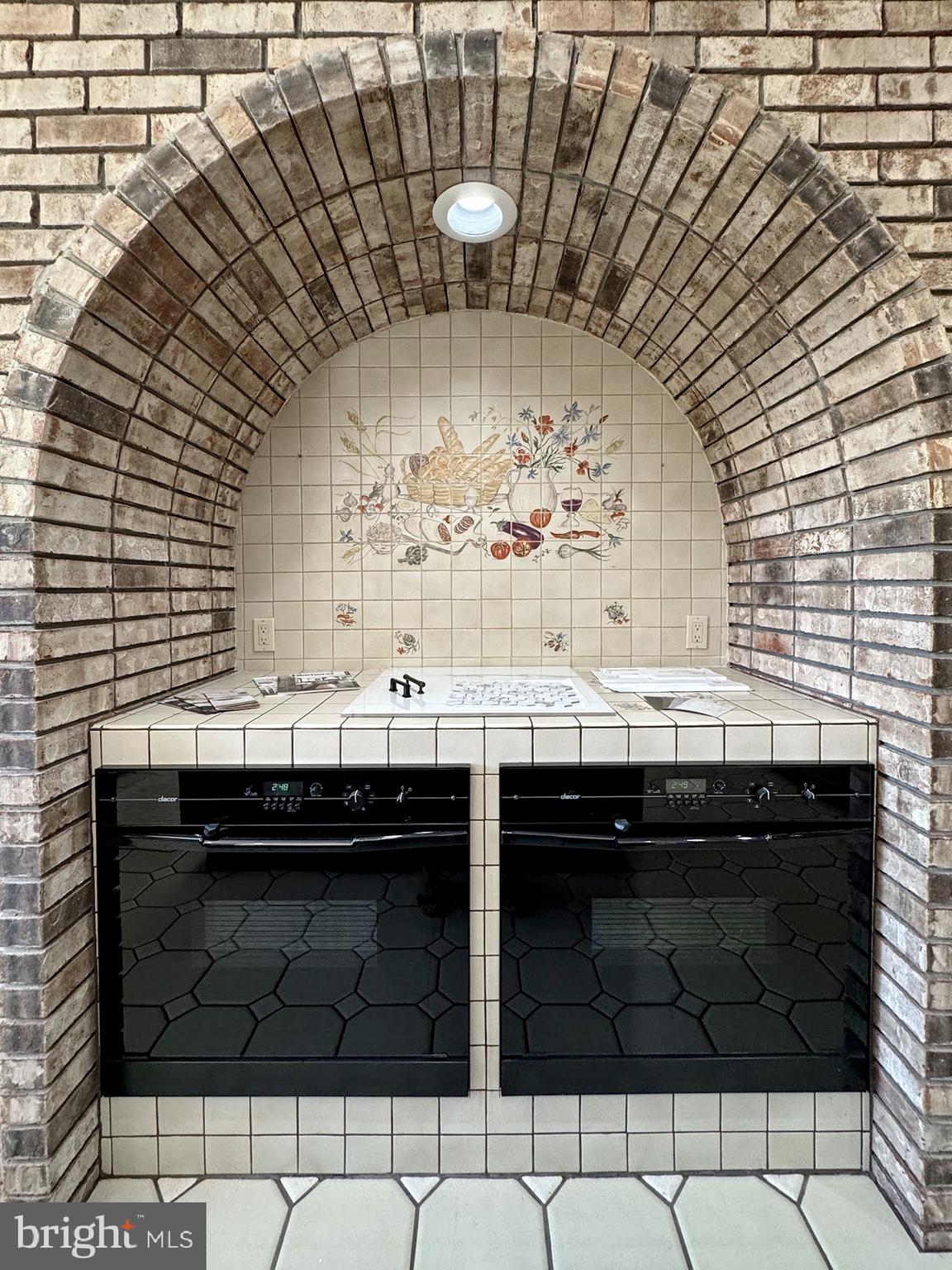 LOCUST GROVE ESTATES SUB - Residential