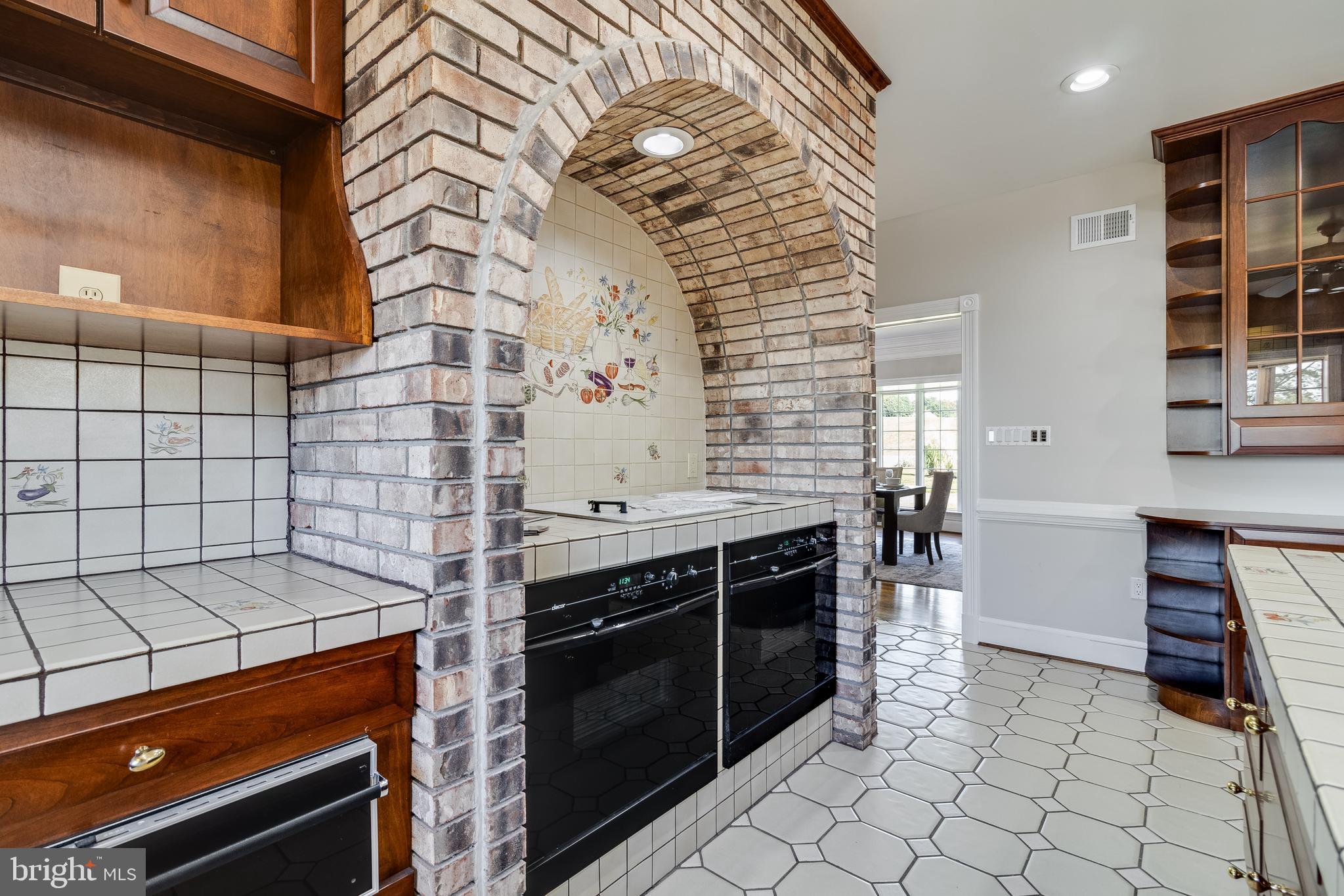 LOCUST GROVE ESTATES SUB - Residential