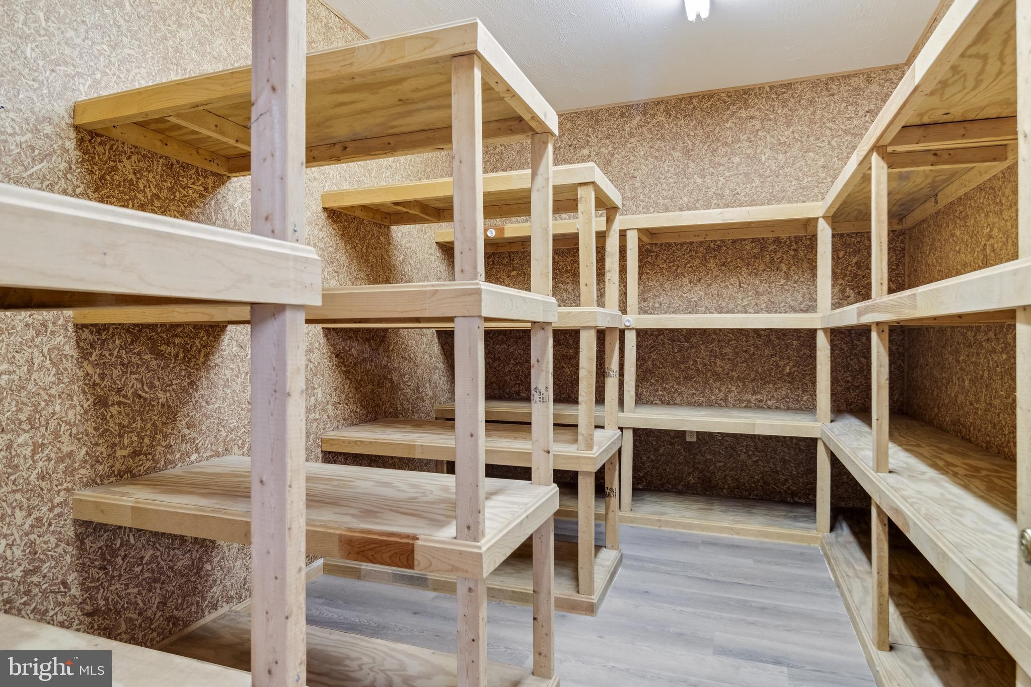 LOCUST GROVE ESTATES SUB - Residential