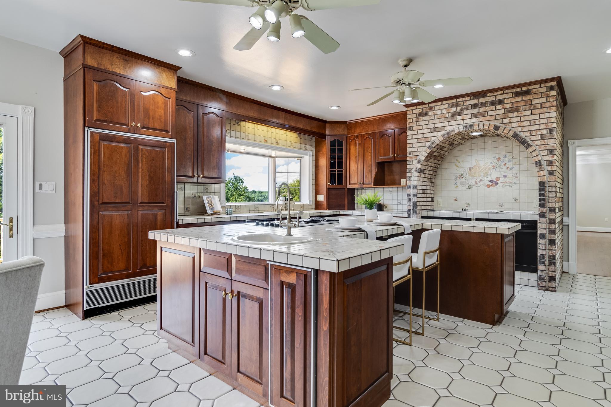 LOCUST GROVE ESTATES SUB - Residential