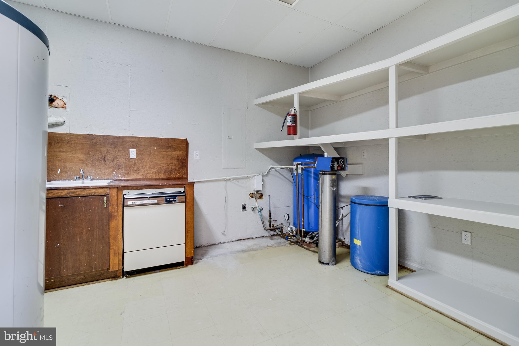 LOCUST GROVE ESTATES SUB - Residential