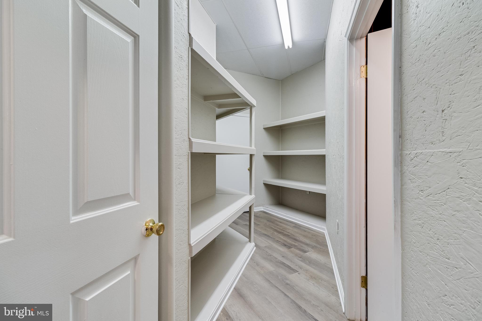 LOCUST GROVE ESTATES SUB - Residential