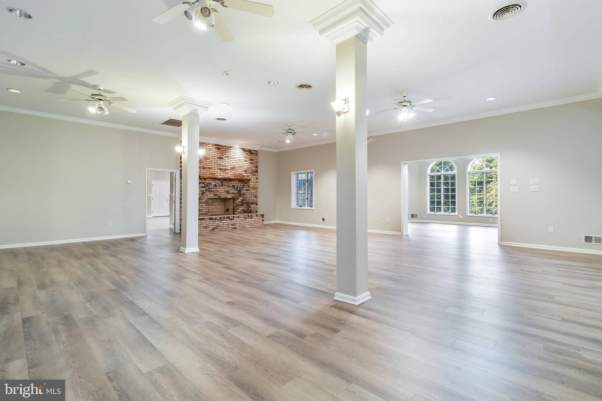 LOCUST GROVE ESTATES SUB - Residential