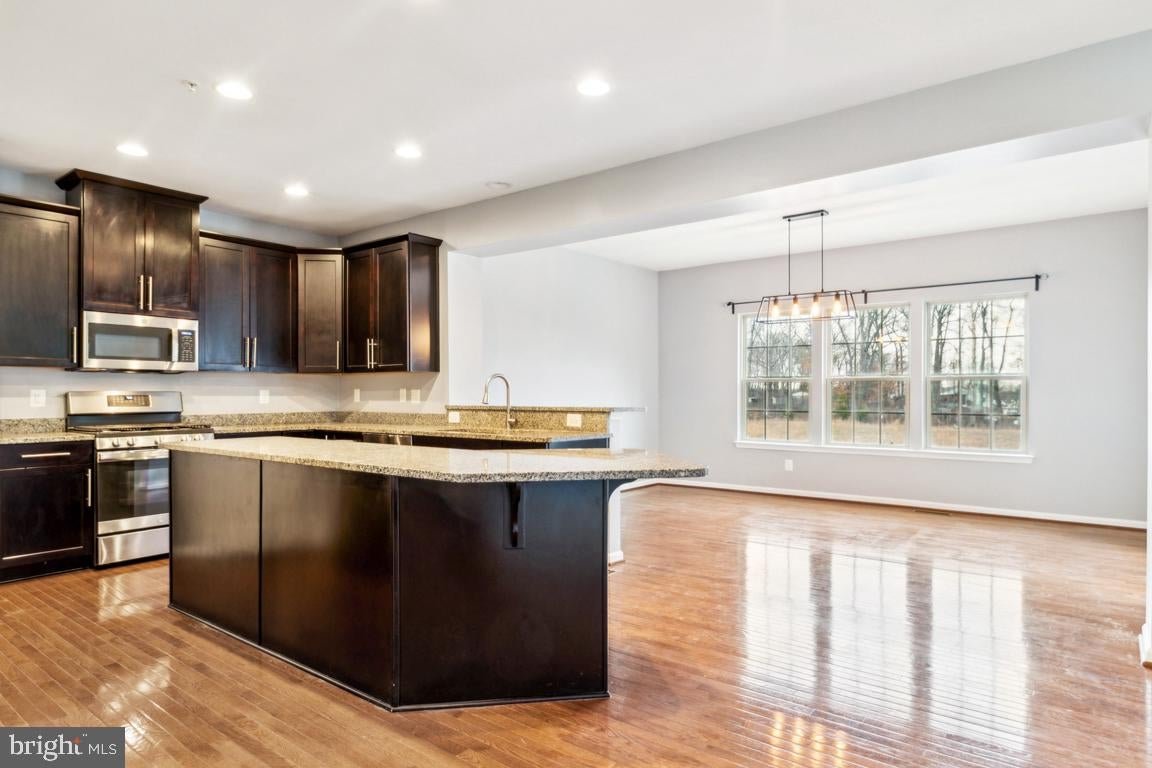 7578 ARUNDEL WOODS DRIVE