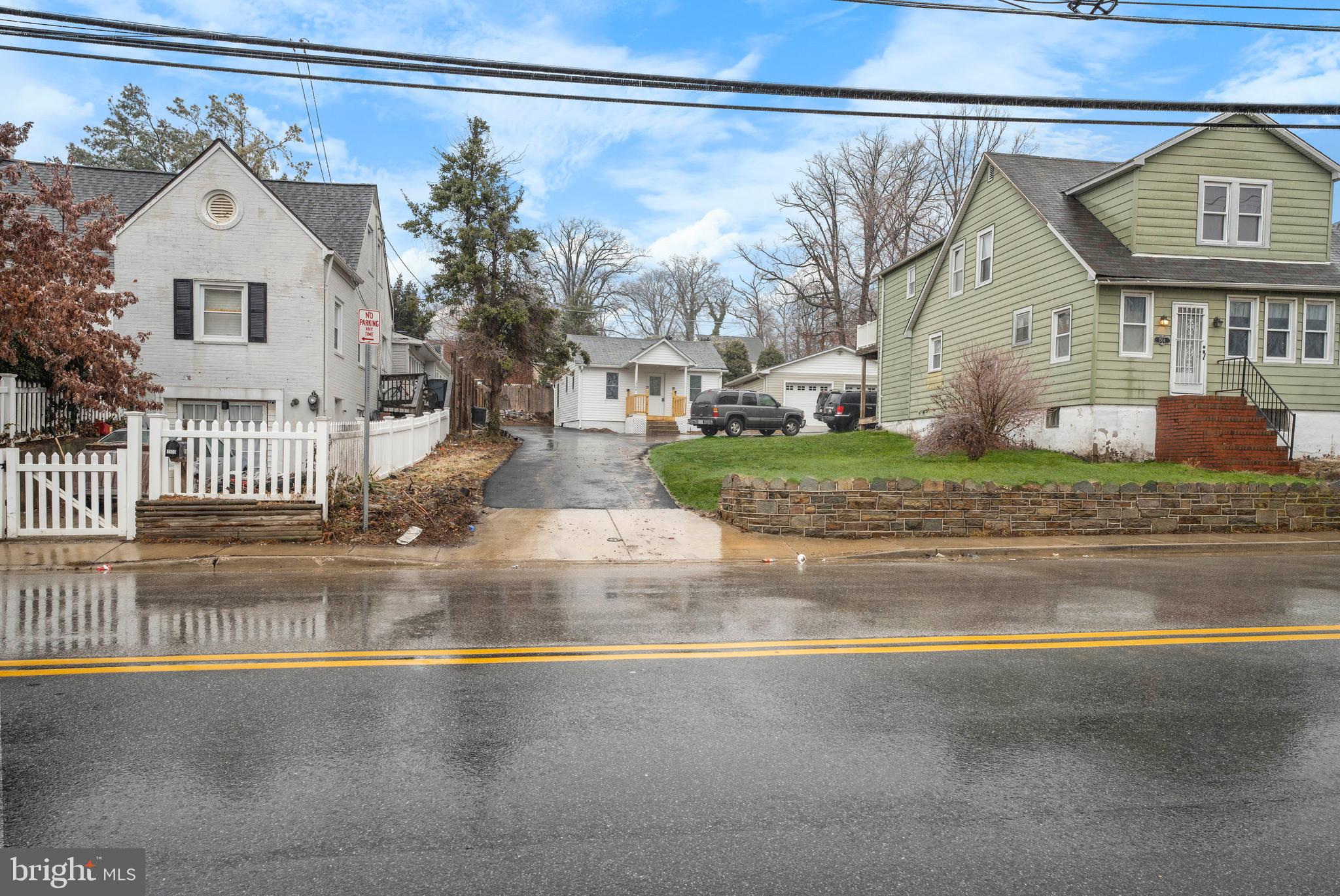 HILLENDALE PARK - Residential Lease