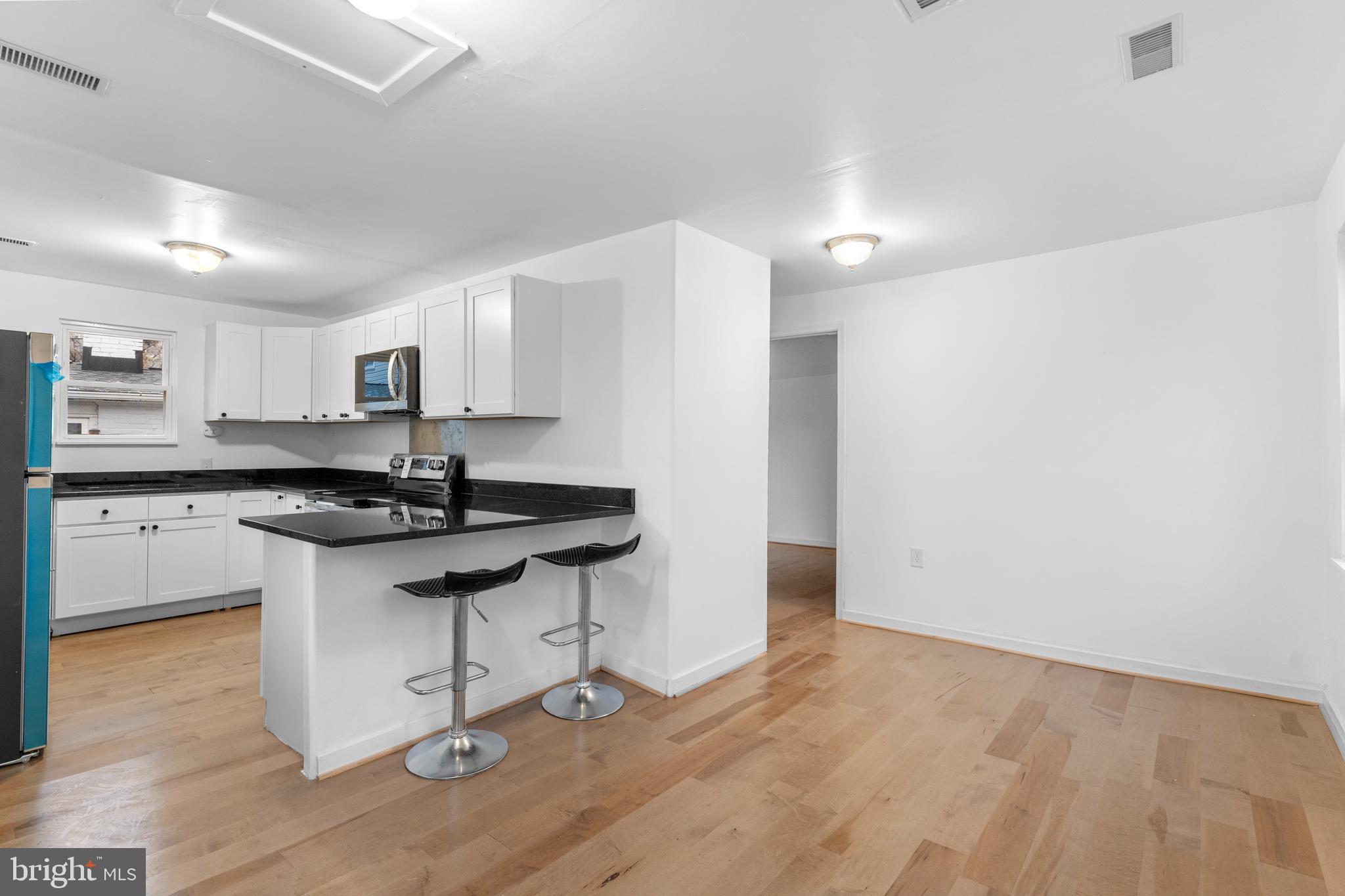 HILLENDALE PARK - Residential Lease