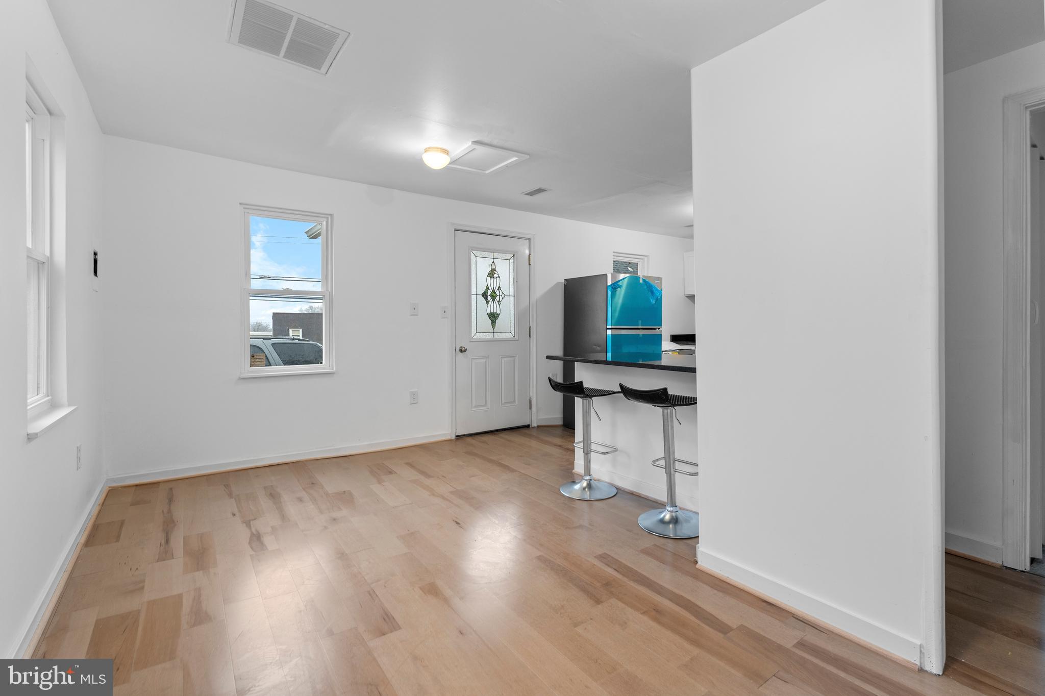 HILLENDALE PARK - Residential Lease