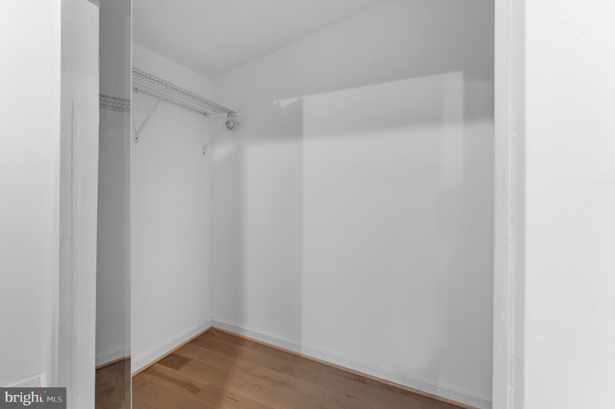 HILLENDALE PARK - Residential Lease