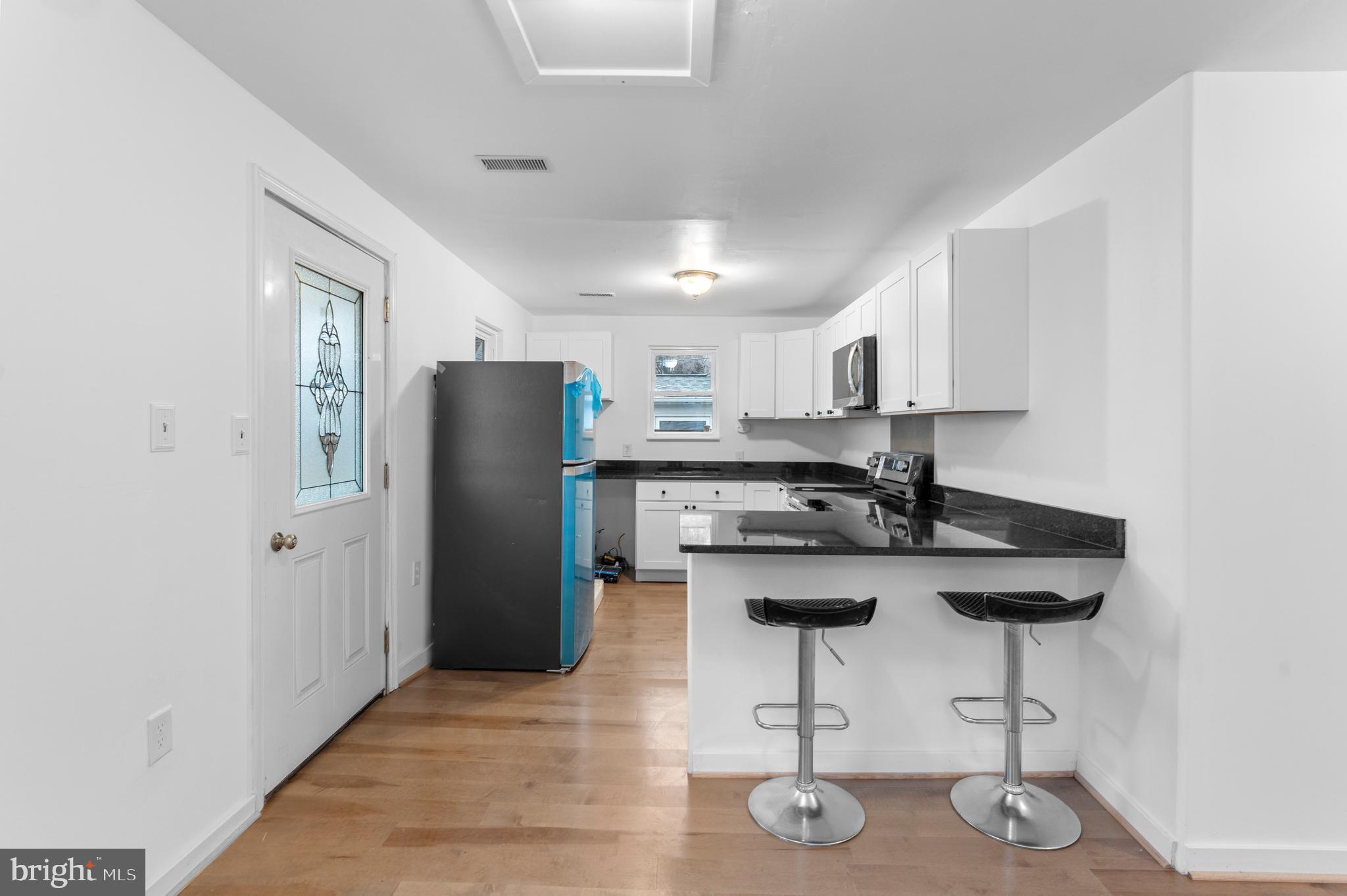 HILLENDALE PARK - Residential Lease