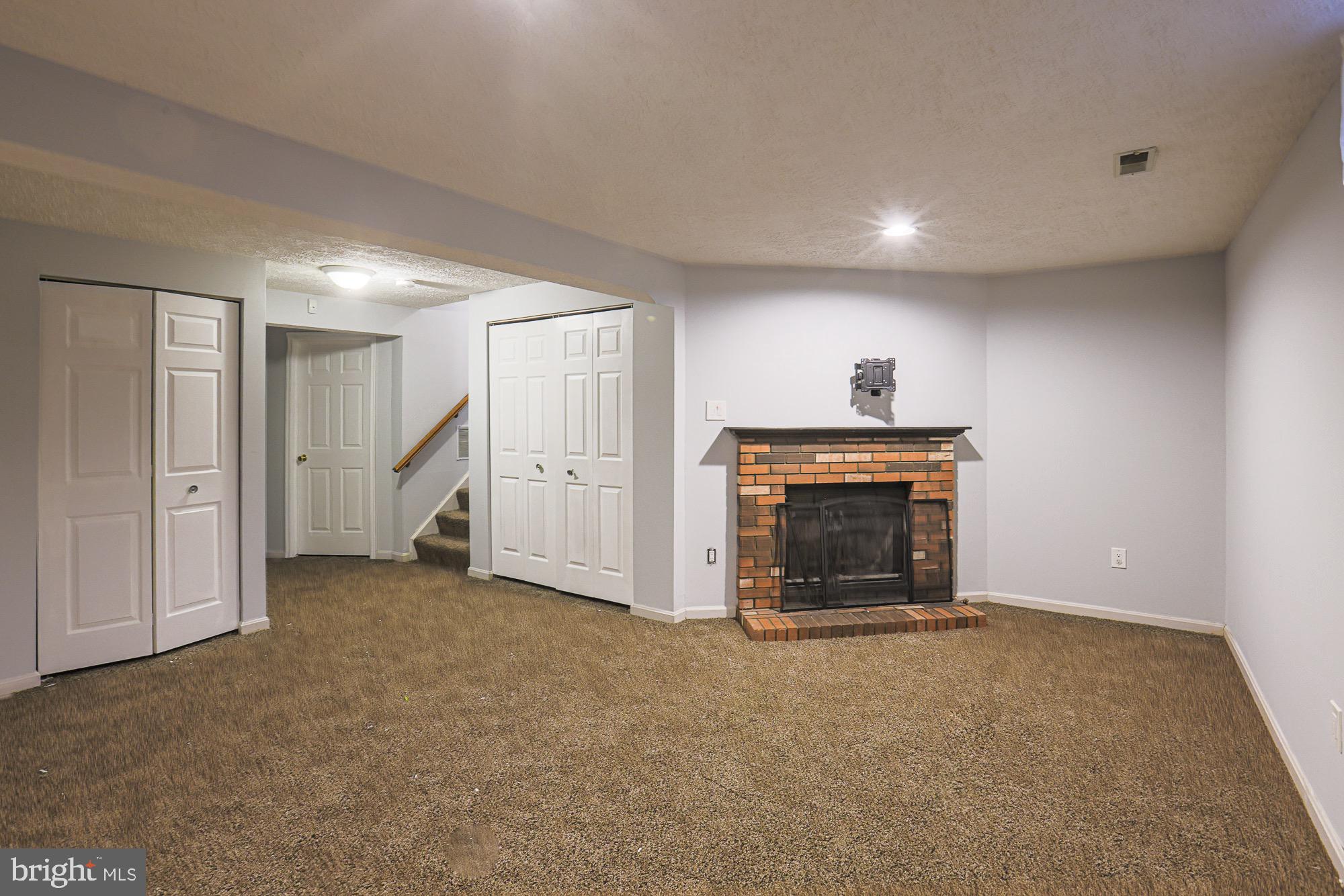 PERRY HALL - Residential Lease