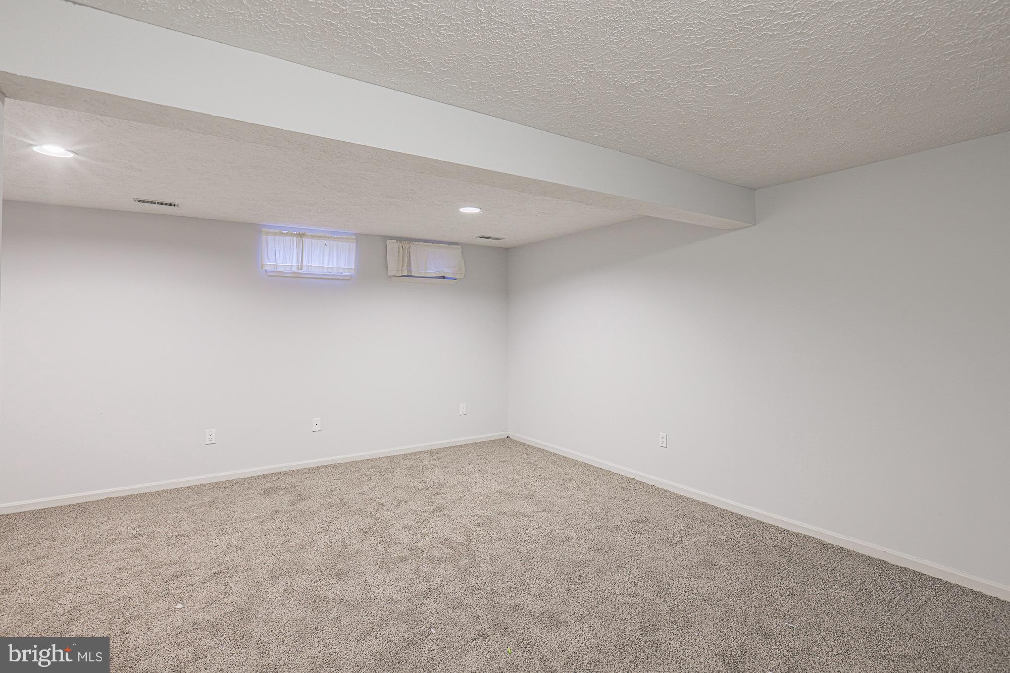 PERRY HALL - Residential Lease