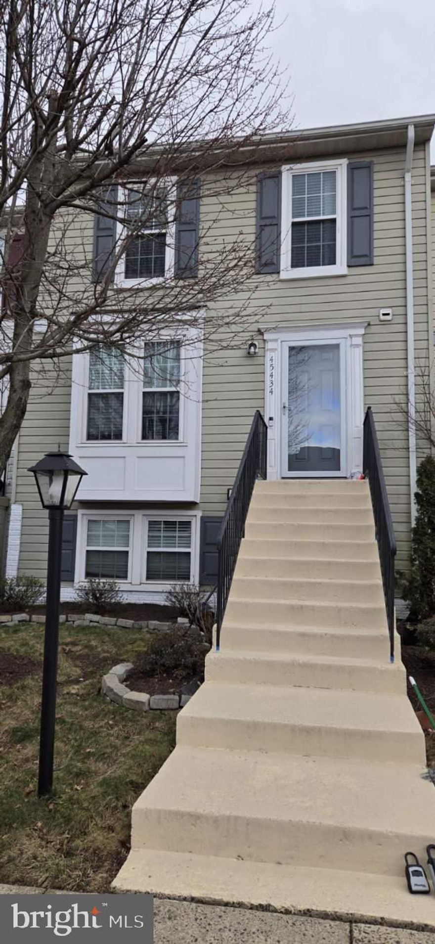 Charming and Convenient 3-Bedroom Home
Located in a prime area, this beautiful 3-bedroom home is close to everything! Whether you're looking for shops, restaurants, or commuter options, you'll find it all just minutes away. With easy access to routes 66, 28, 7, and 50, as well as the Ashburn Metro stop, convenience is at your doorstep.
This spacious home features three bedrooms, two full baths, and two half baths, perfect for a growing family or those who love to entertain. The large deck provides an excellent space for outdoor gatherings or simply enjoying a peaceful evening.
Recent upgrades have transformed this home into a modern oasis. Enjoy the new flooring, stainless steel appliances, sleek countertops, fresh paint, and a new roof. The skylight brings in natural light, enhancing the inviting atmosphere of the home. Additional upgrades include a new HVAC system and a hot water heater, ensuring comfort and efficiency.
This home is truly move-in ready, offering a seamless blend of style, convenience, and comfort. Don't miss the opportunity to make this charming house your new home!
1 year Home Warranty is offered. House is selling as-is